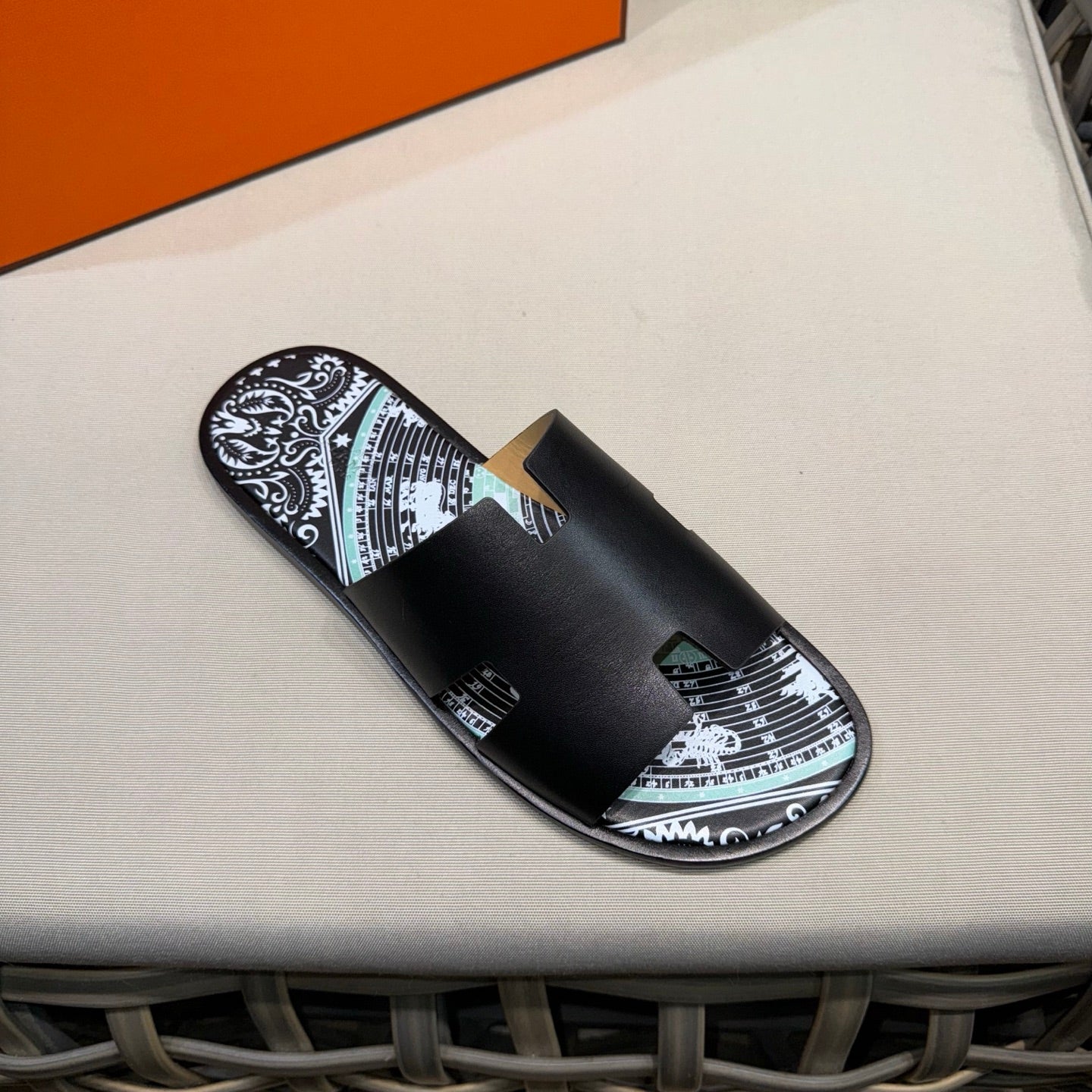 HM Men's Izmir Slide Black Cowhide 540346