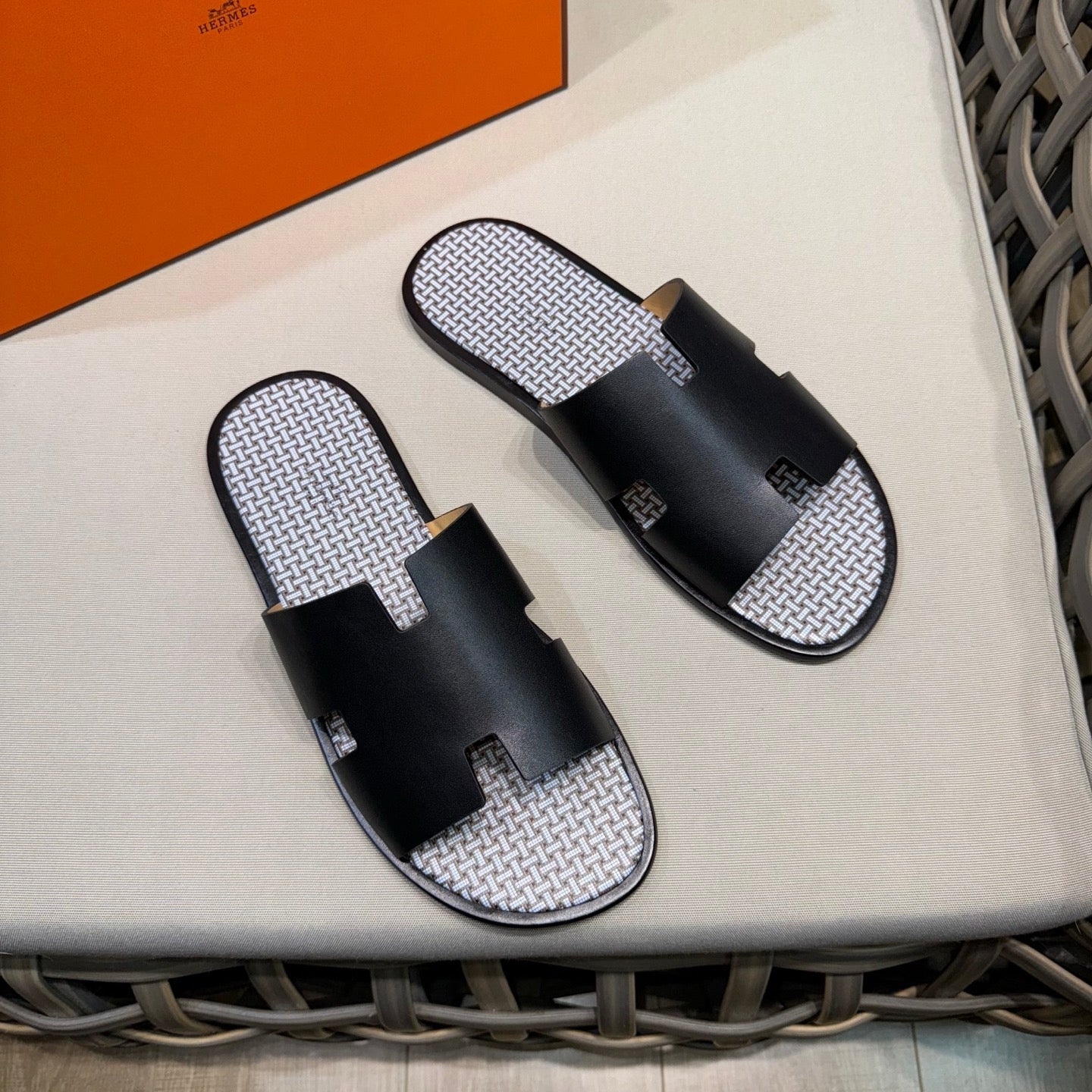 HM Men's Izmir Slide Black Cowhide 540348