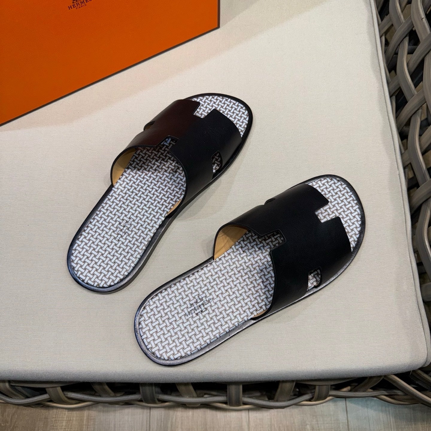 HM Men's Izmir Slide Black Cowhide 540348