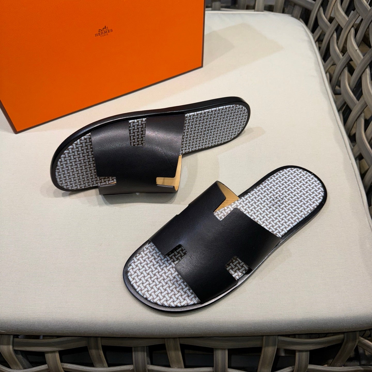 HM Men's Izmir Slide Black Cowhide 540348