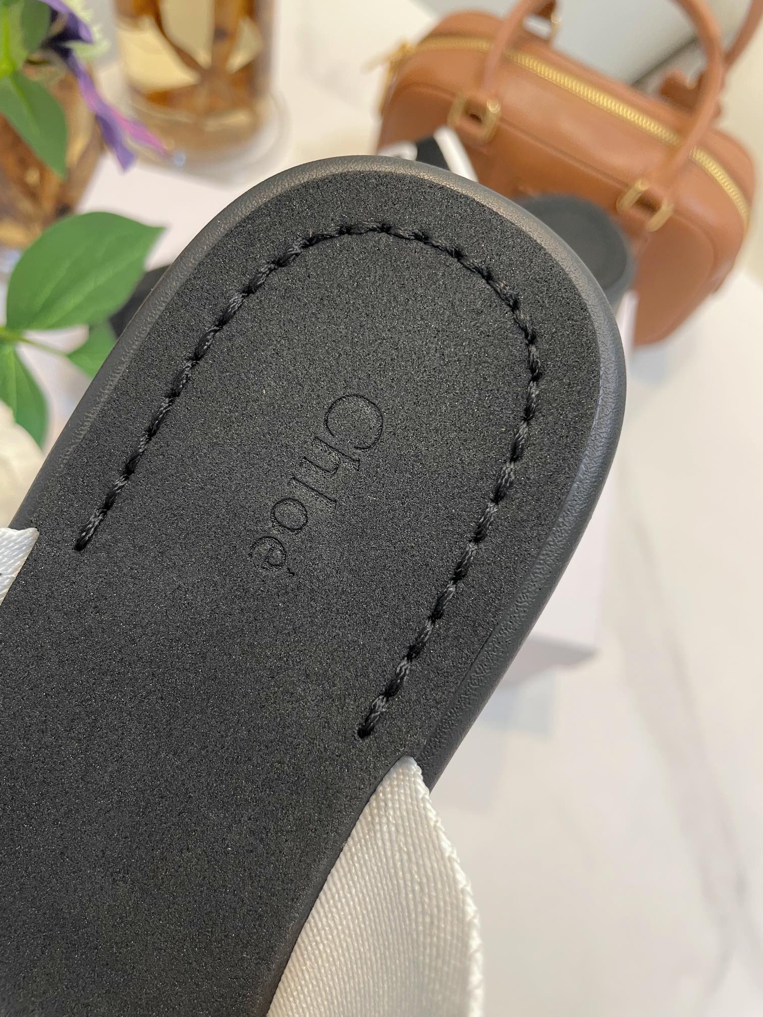 CHLOE WOODY WEDGE SANDALS IN BLACK MIX WHITE CANVAS WITH RUBBER SOLE