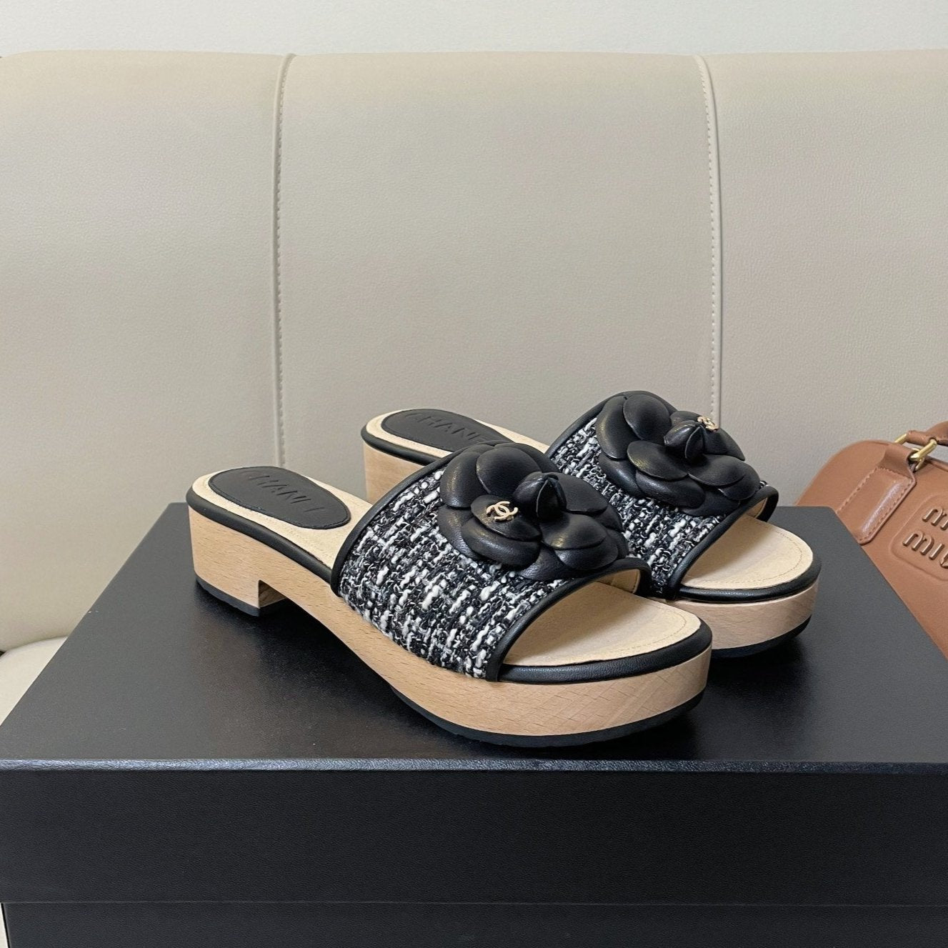 cc mule sandal 45 black white fabric beige calfskin