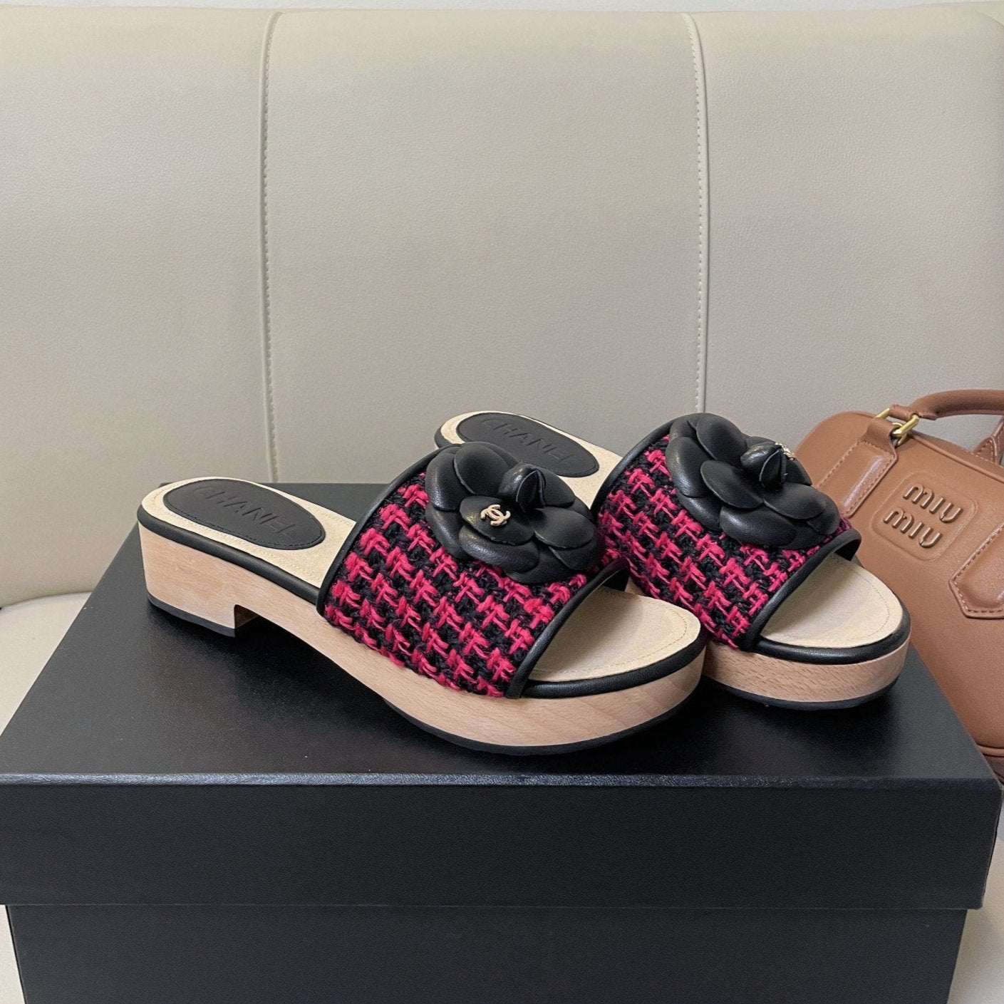 cc mule sandal 45 black red fabric beige calfskin