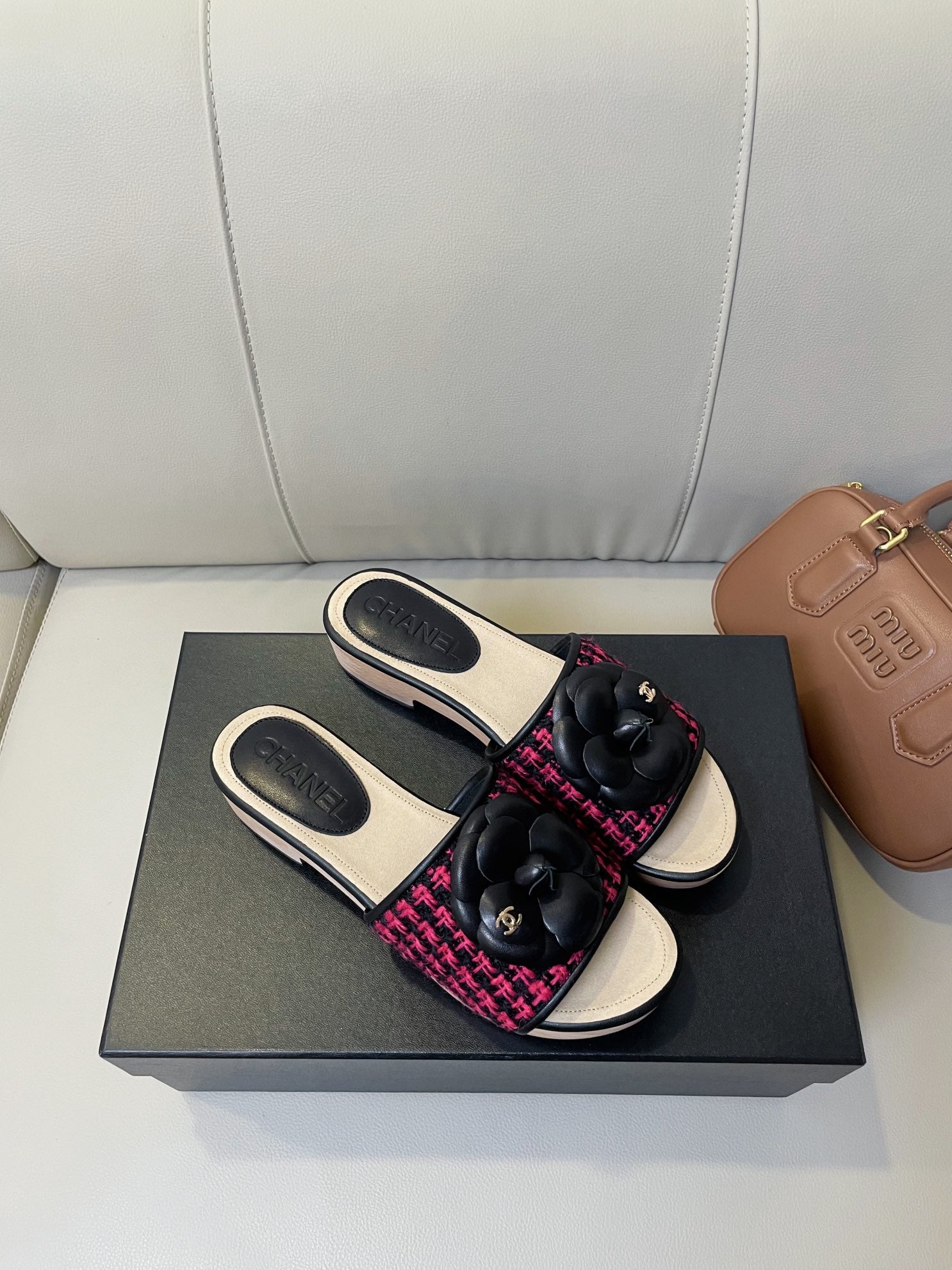 cc mule sandal 45 black red fabric beige calfskin