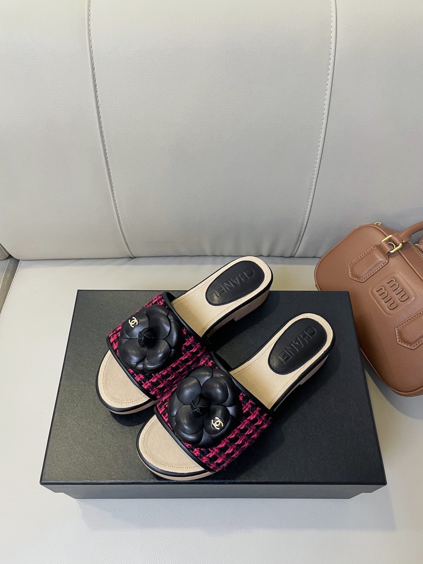 cc mule sandal 45 black red fabric beige calfskin