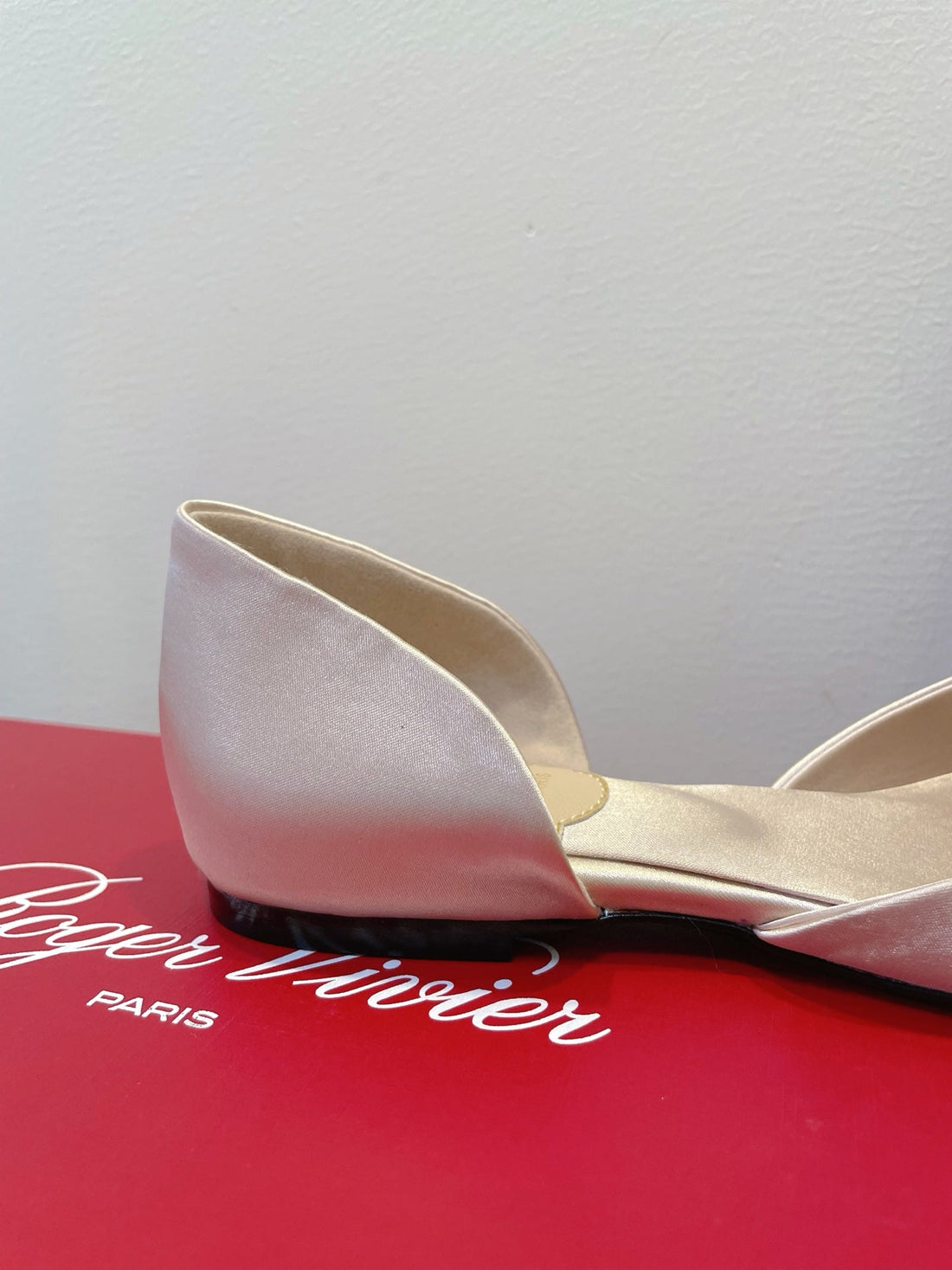 Viv Chips Ballerina Flat Beige Silk 329265