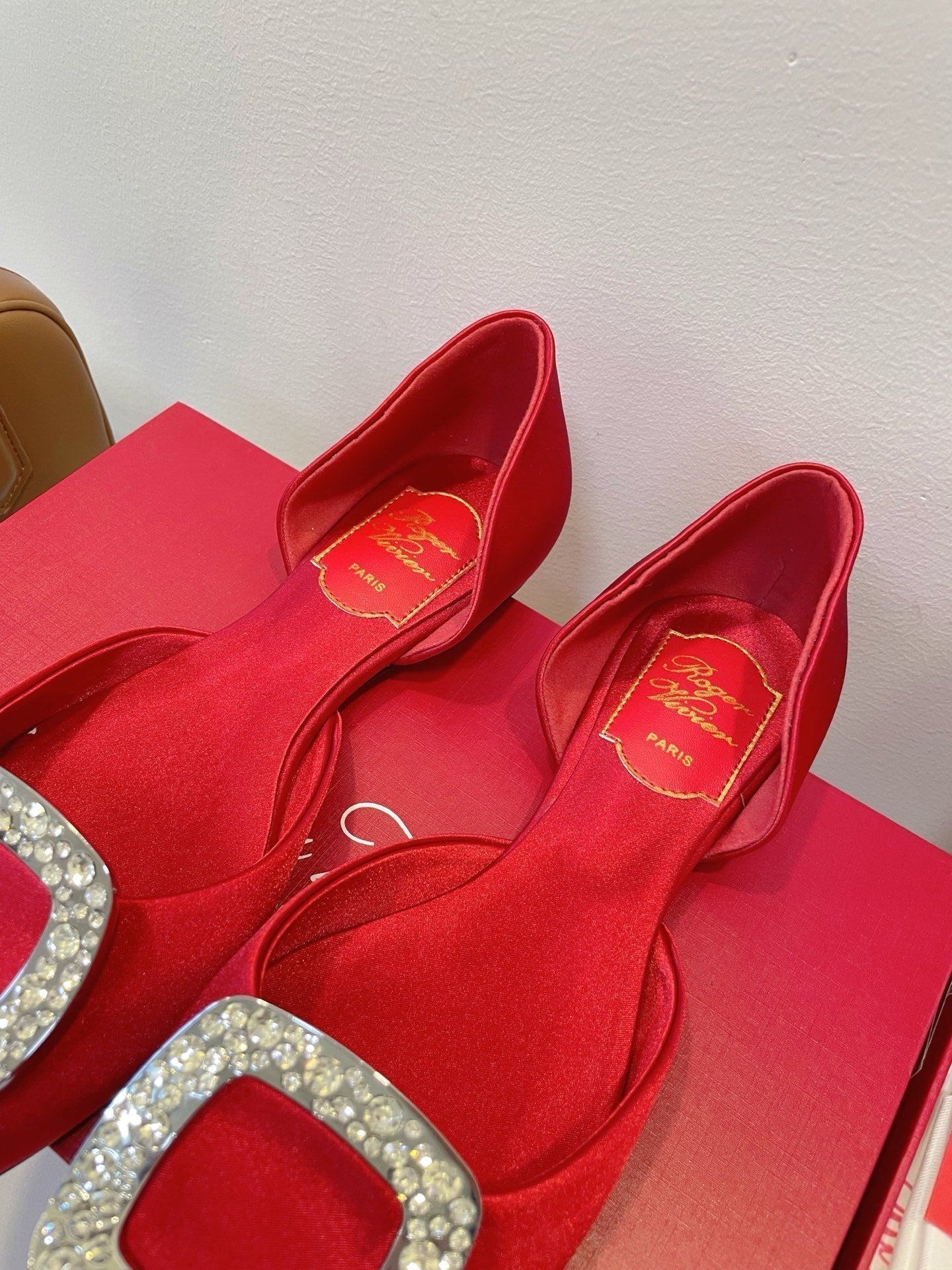 Viv Chips Ballerina Flat Red Silk 329266