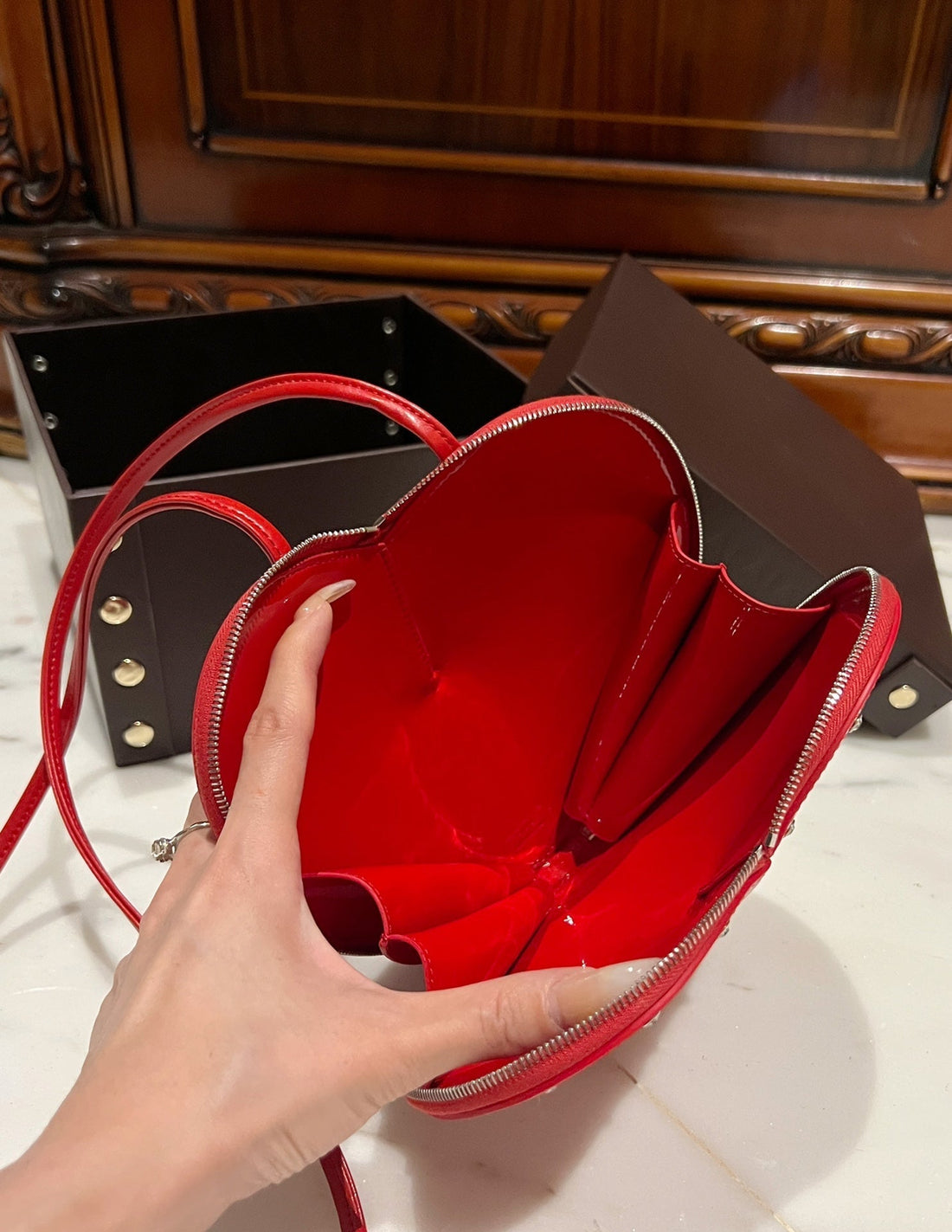 Le Coeur 21cm Red Diamonds Calfskin Shouder 243043