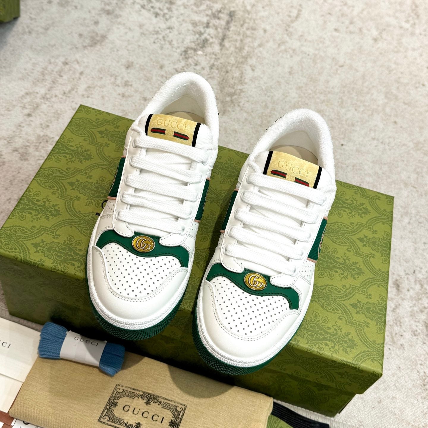 GG Men's Screener Sneaker White Green Sheepskin 574738