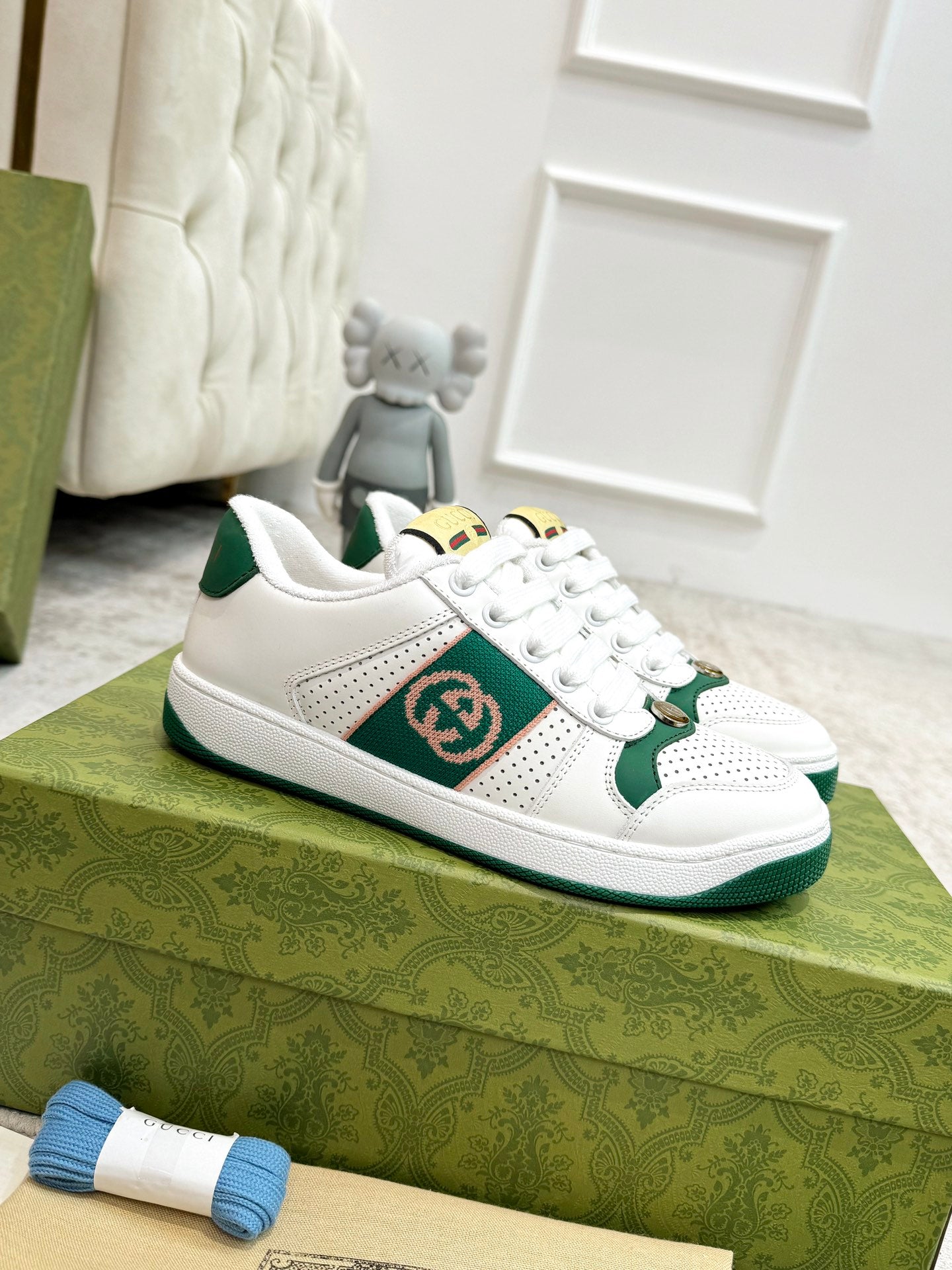 GG Men's Screener Sneaker White Green Sheepskin 574738