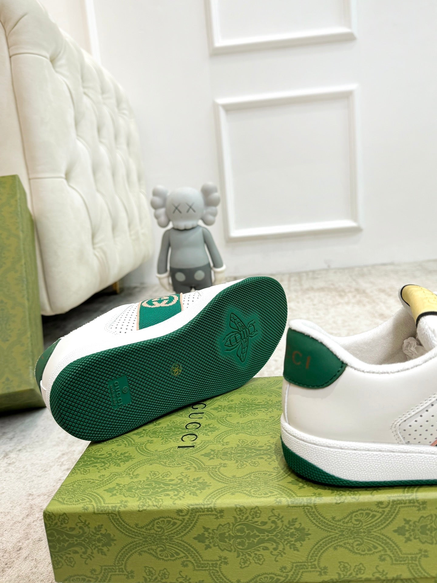 GG Men's Screener Sneaker White Green Sheepskin 574738