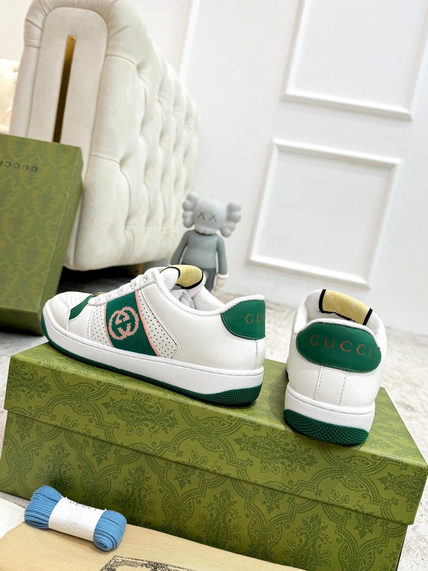 GG Men's Screener Sneaker White Green Sheepskin 574738