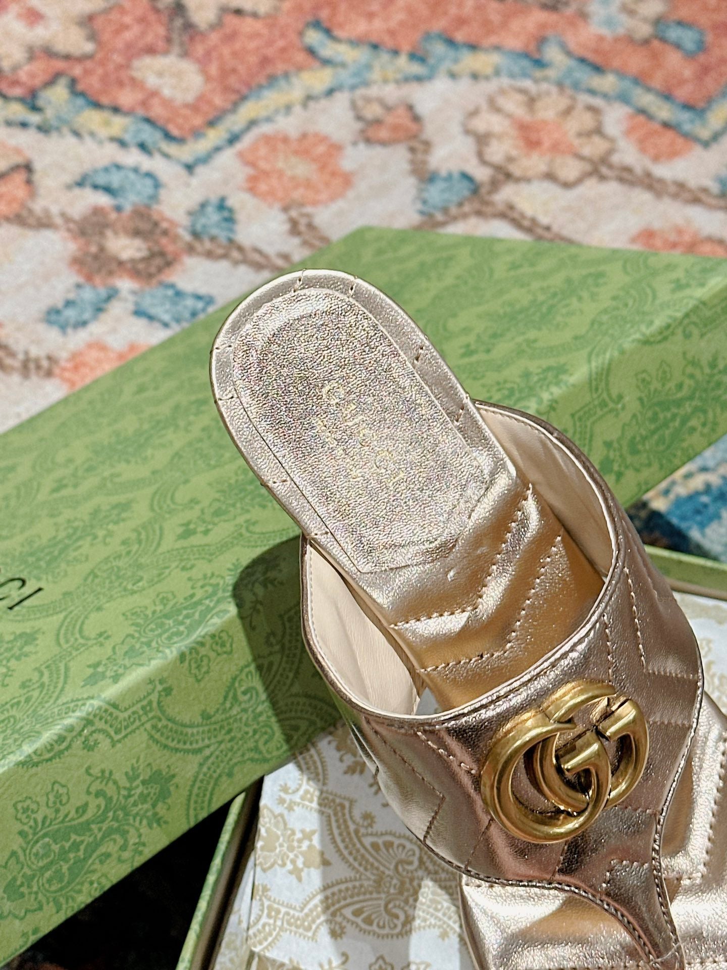 HIGH THONG MULE 55MM IN LIGHT GOLD CALFSKIN WITH GOLD HARDWARE