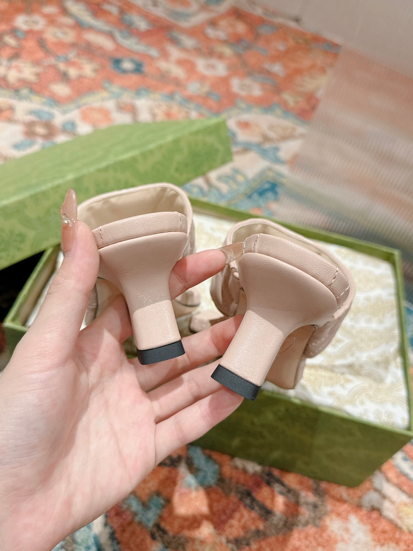 HIGH THONG MULE 55MM IN BEIGE CREAM CALFSKIN WITH GOLD HARDWARE