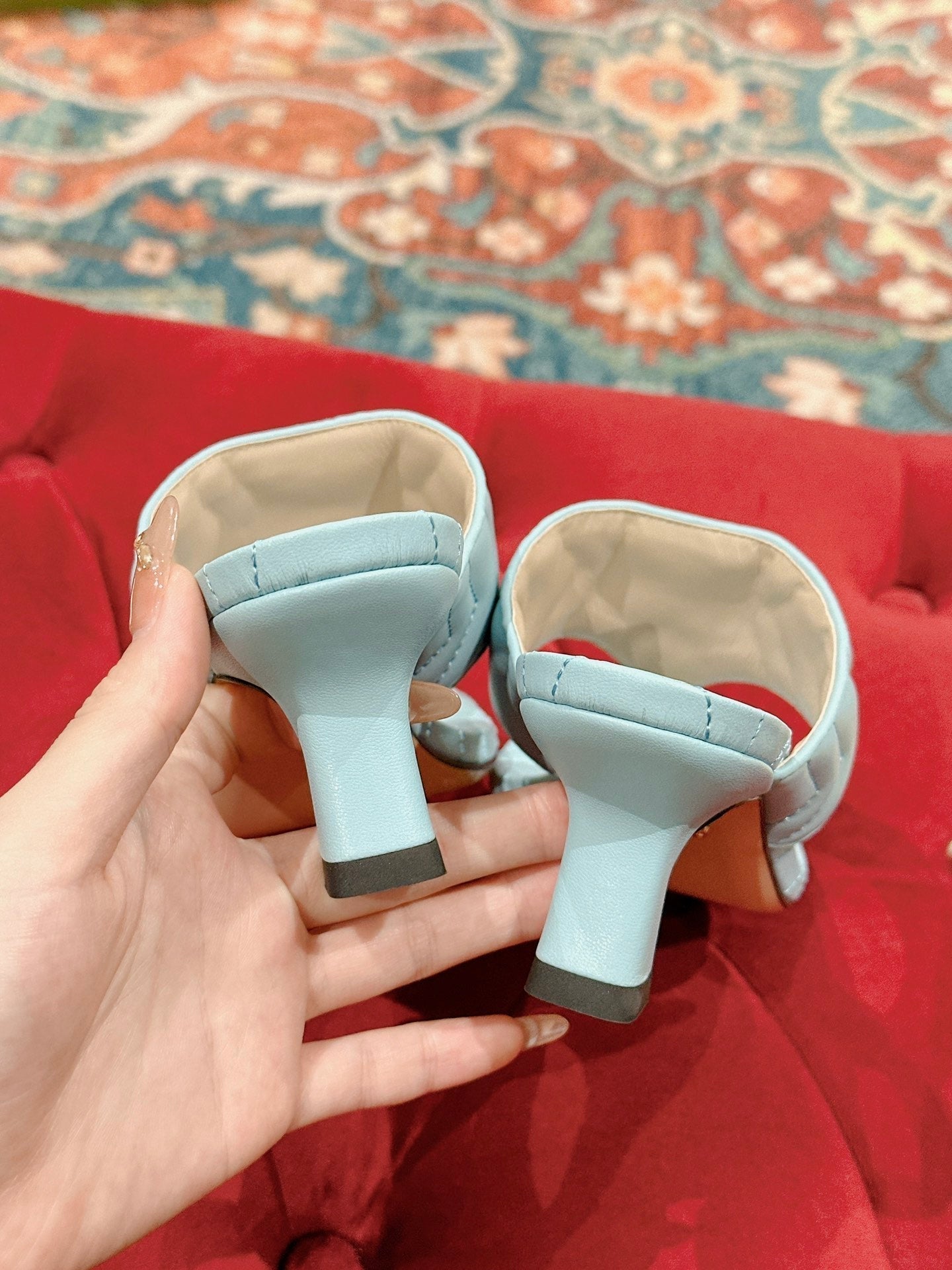 HIGH THONG MULE 55MM IN SKY BLUE CALFSKIN WITH GOLD HARDWARE