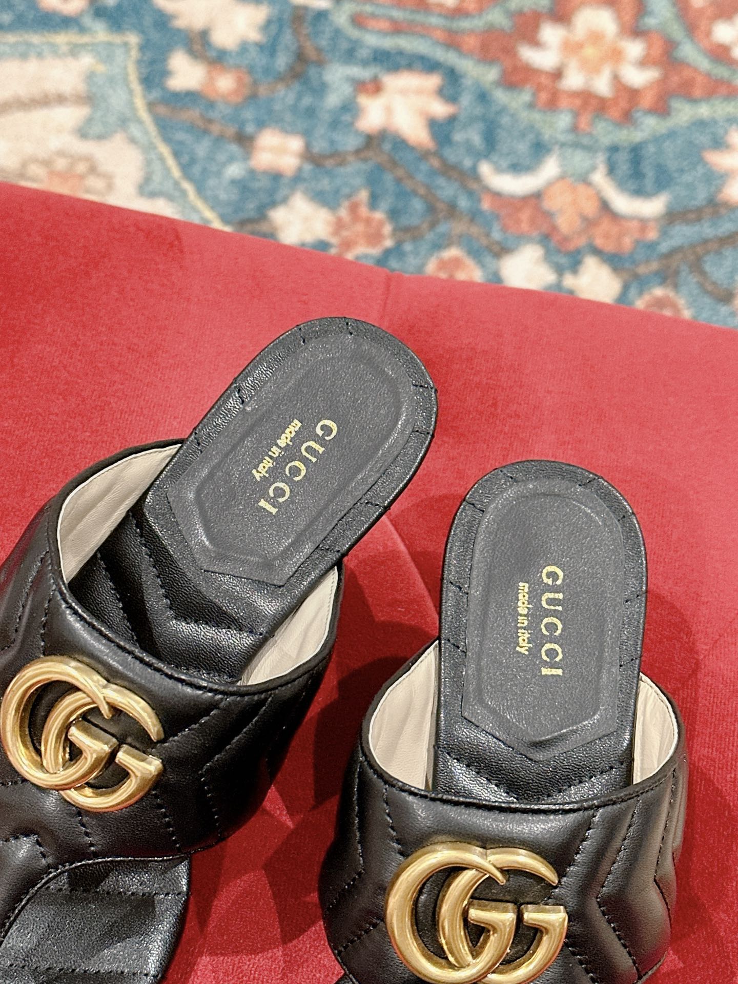 HIGH THONG MULE 55MM IN BLACK CALFSKIN WITH GOLD HARDWARE