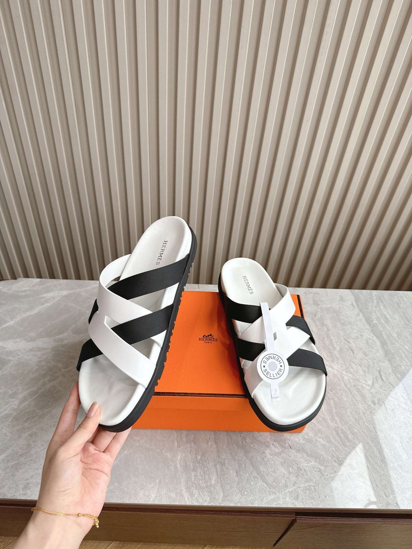 HM Kazimir Sandal White Black Lamb Leather Cloth 312839