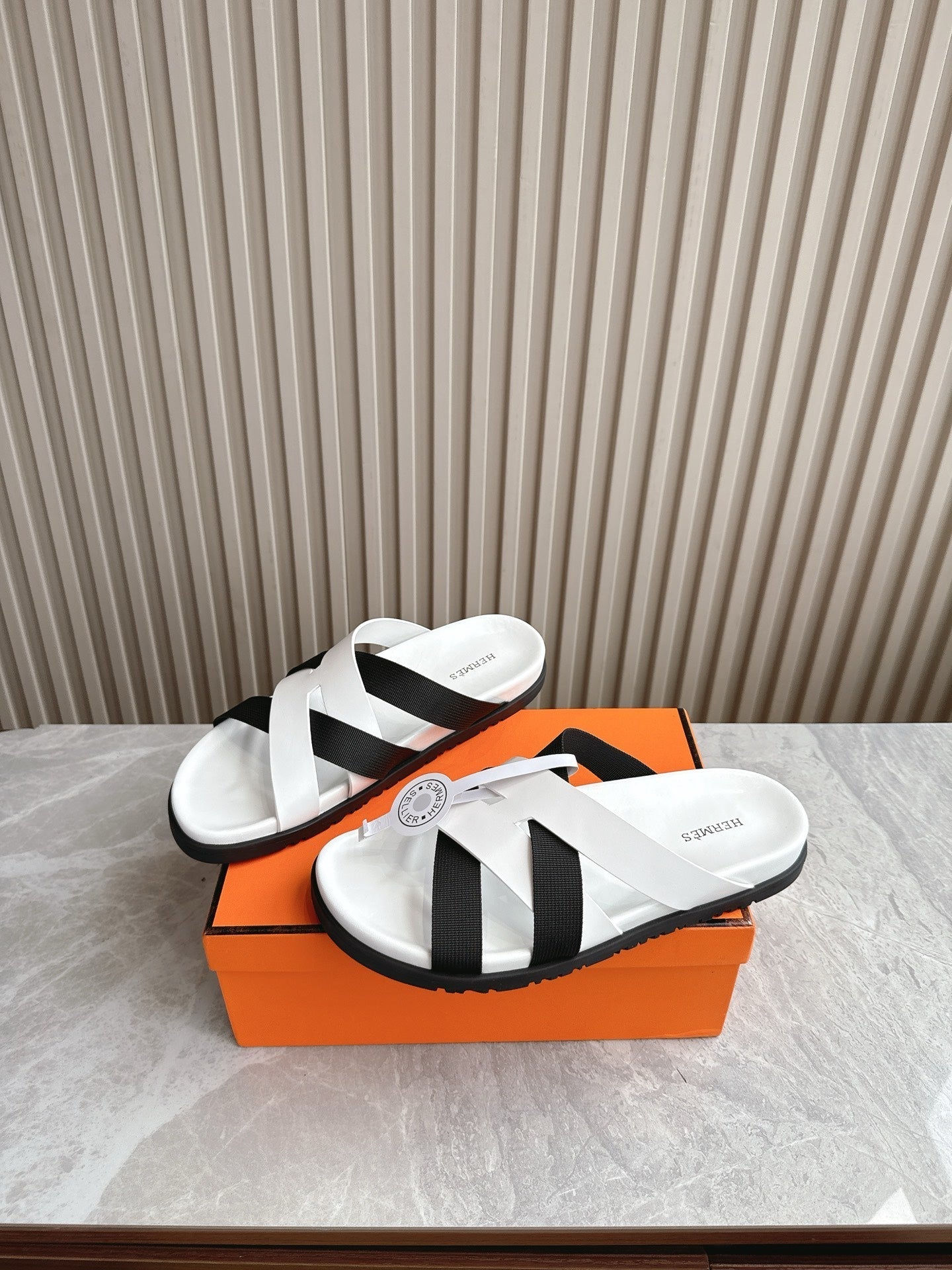HM Kazimir Sandal White Black Lamb Leather Cloth 312839