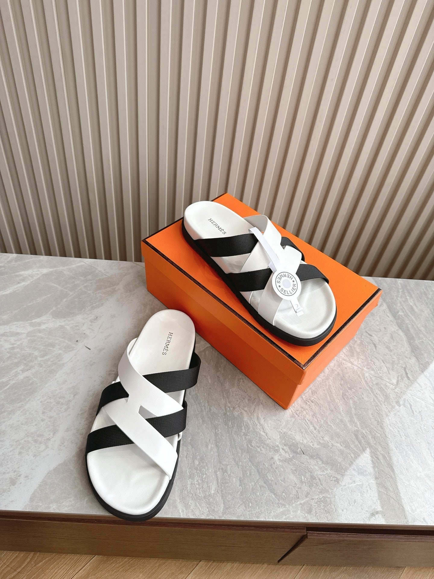HM Kazimir Sandal White Black Lamb Leather Cloth 312839