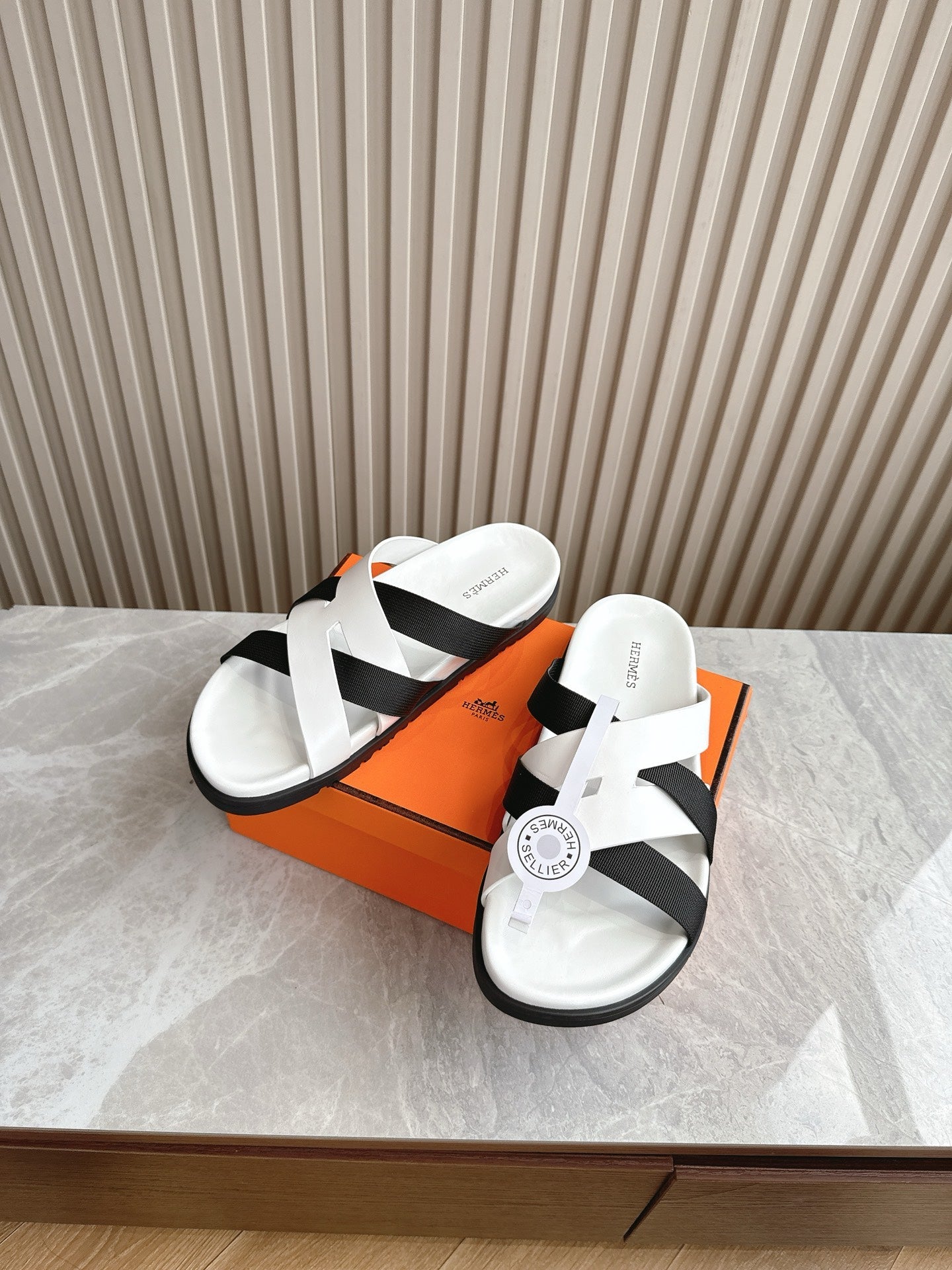 HM Kazimir Sandal White Black Lamb Leather Cloth 312839