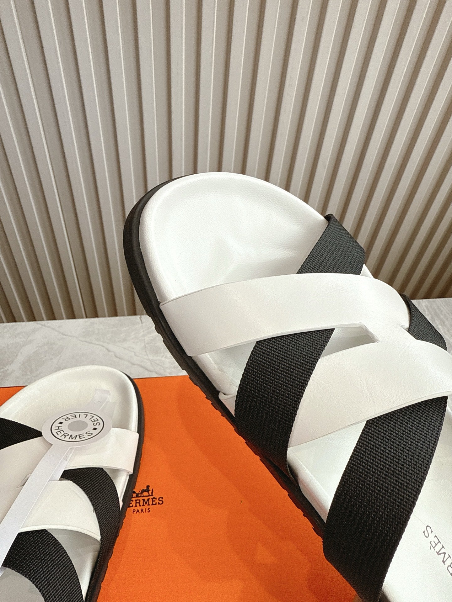 HM Kazimir Sandal White Black Lamb Leather Cloth 312839