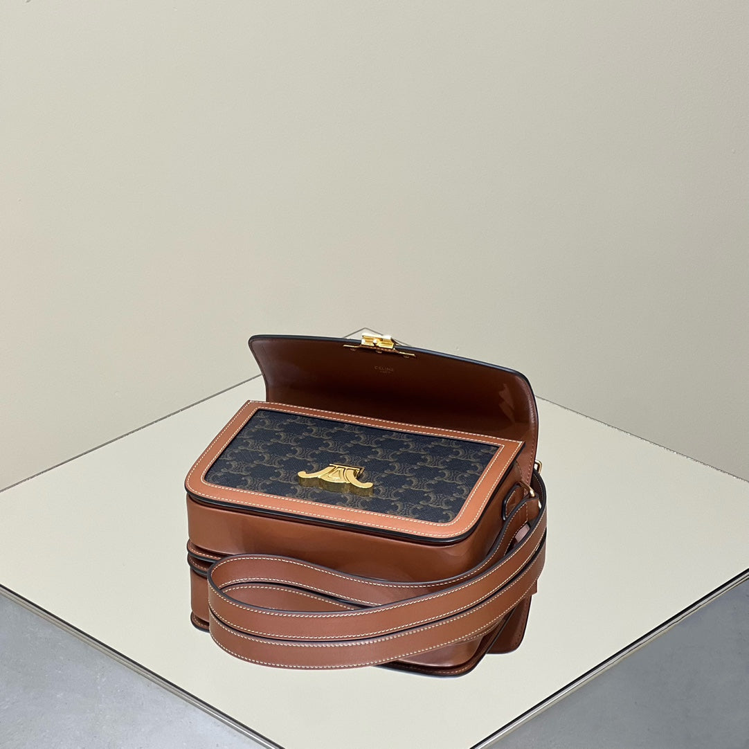 CLASSIQUE TRIOMPHE 22 CALFSKIN BLACK BROWN