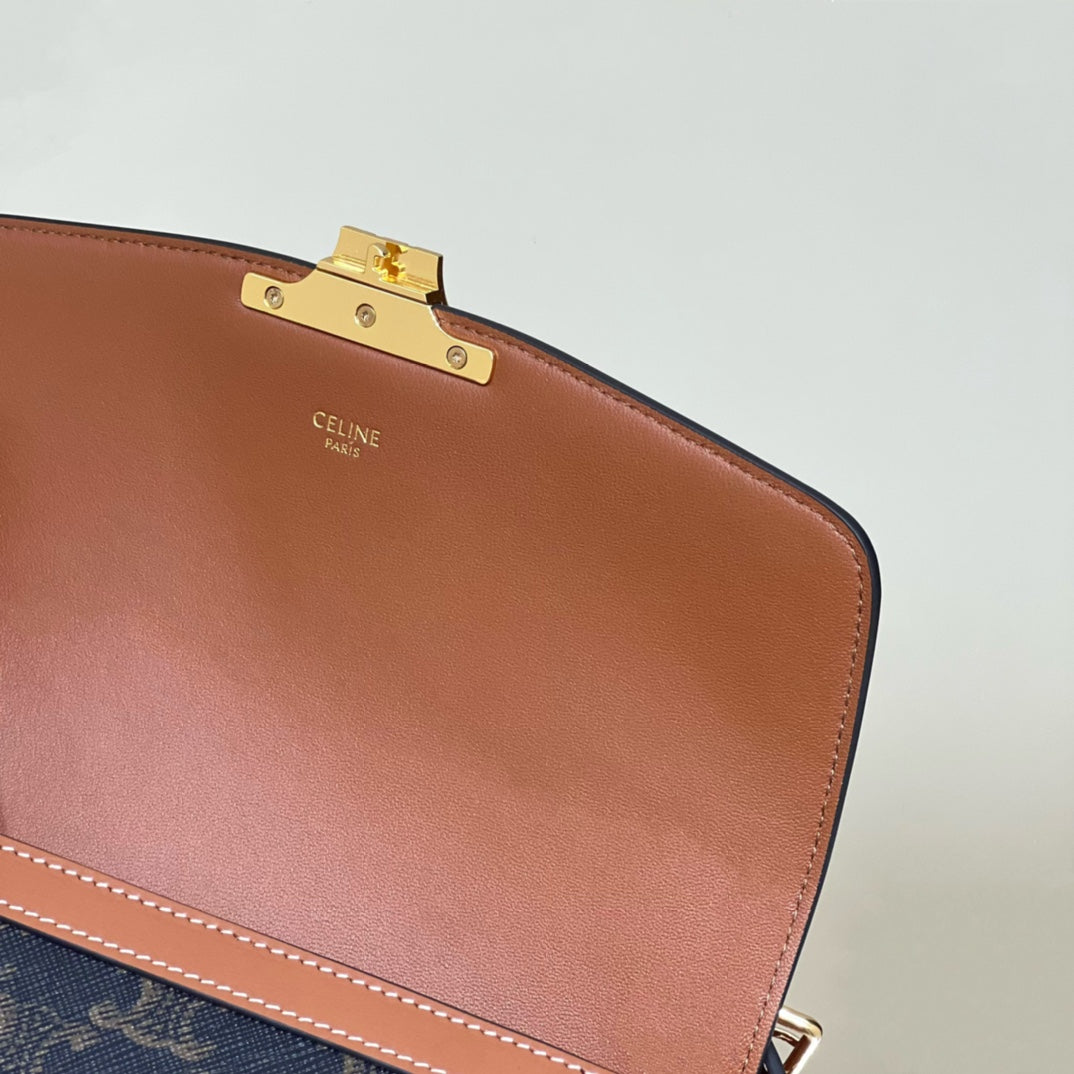 CLASSIQUE TRIOMPHE 22 CALFSKIN BLACK BROWN