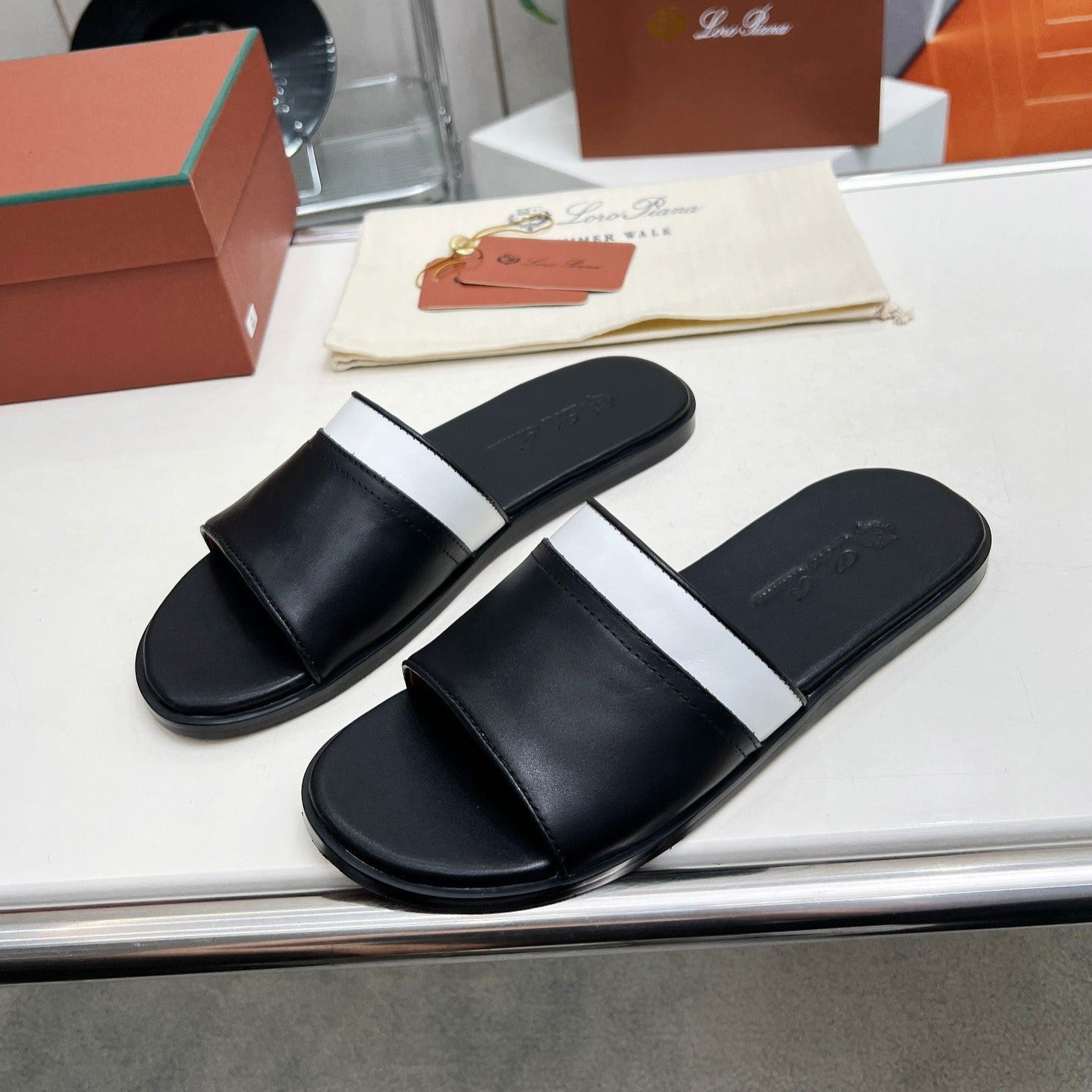 LP SLIPPER PATHON BLACK CALFSKIN