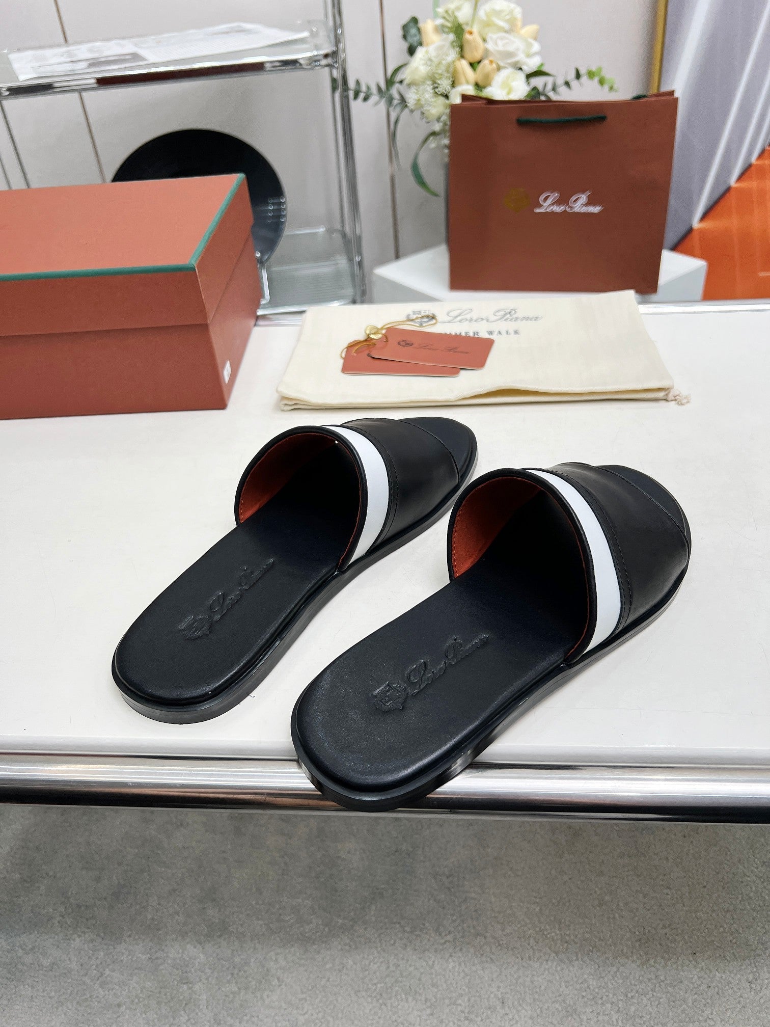 LP SLIPPER PATHON BLACK CALFSKIN