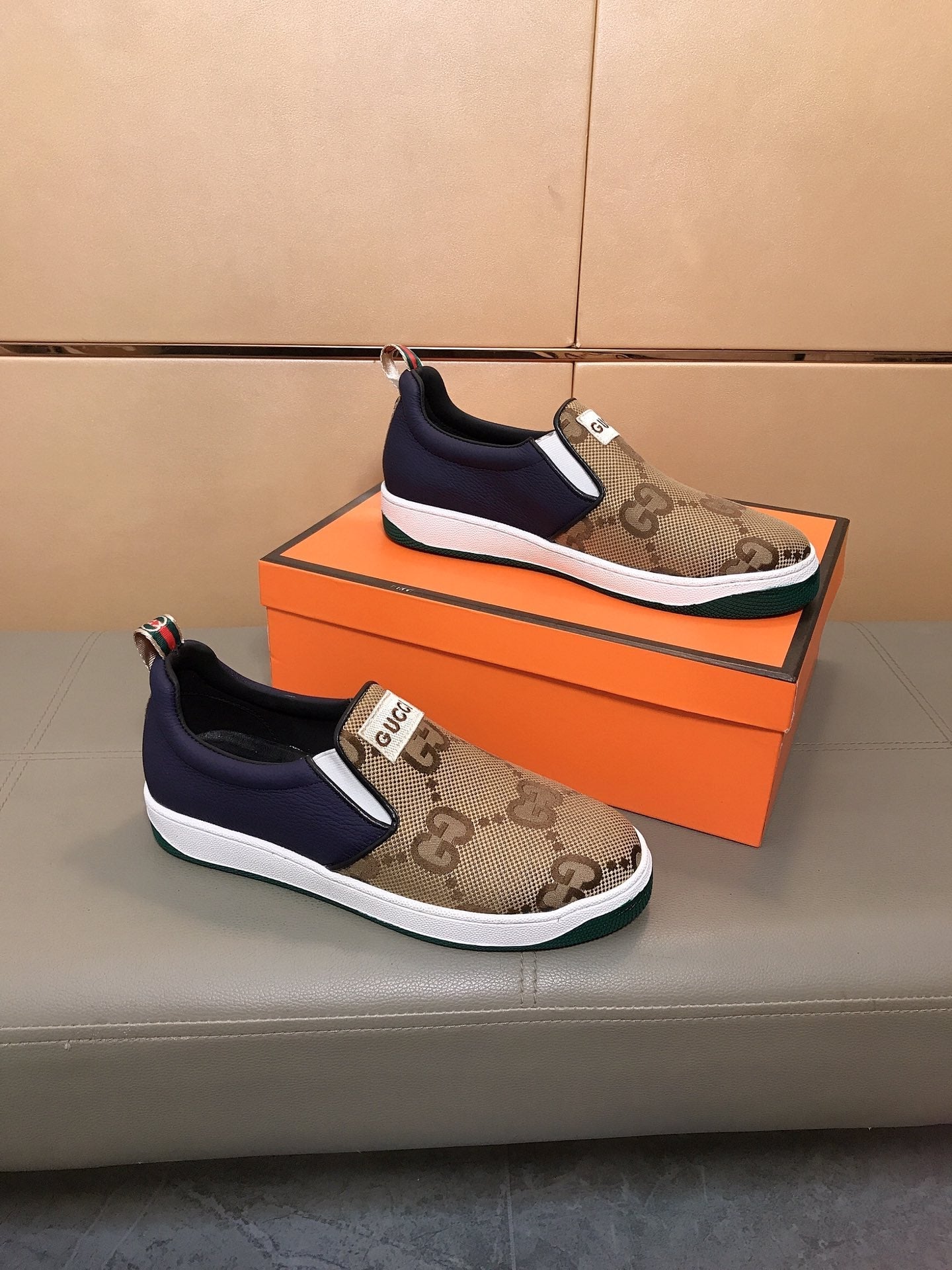 GG Men's Slip On Brown Cowhide Printed Fabric 525192