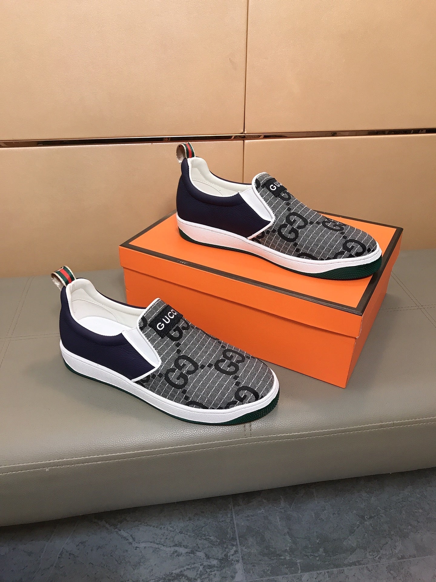 GG Men's Slip On Grey Cowhide Printed Fabric 525191