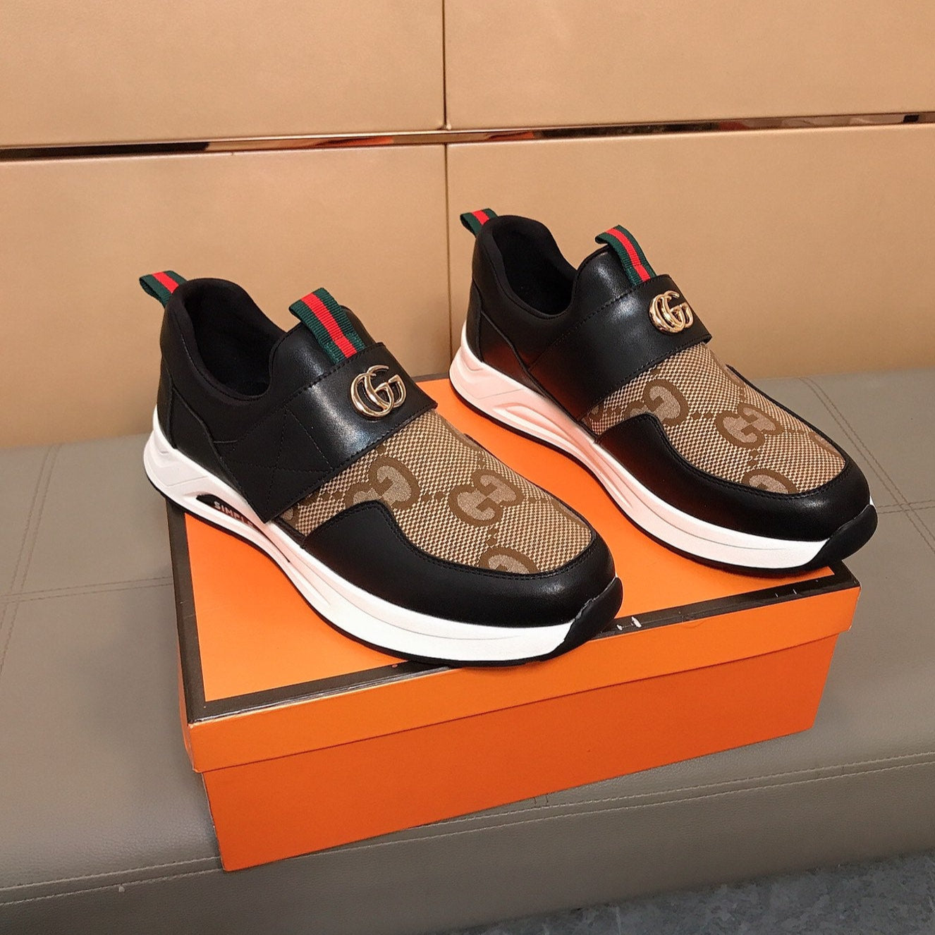 GG Men's Slip on Black Brown Cowhide Canvas 530402