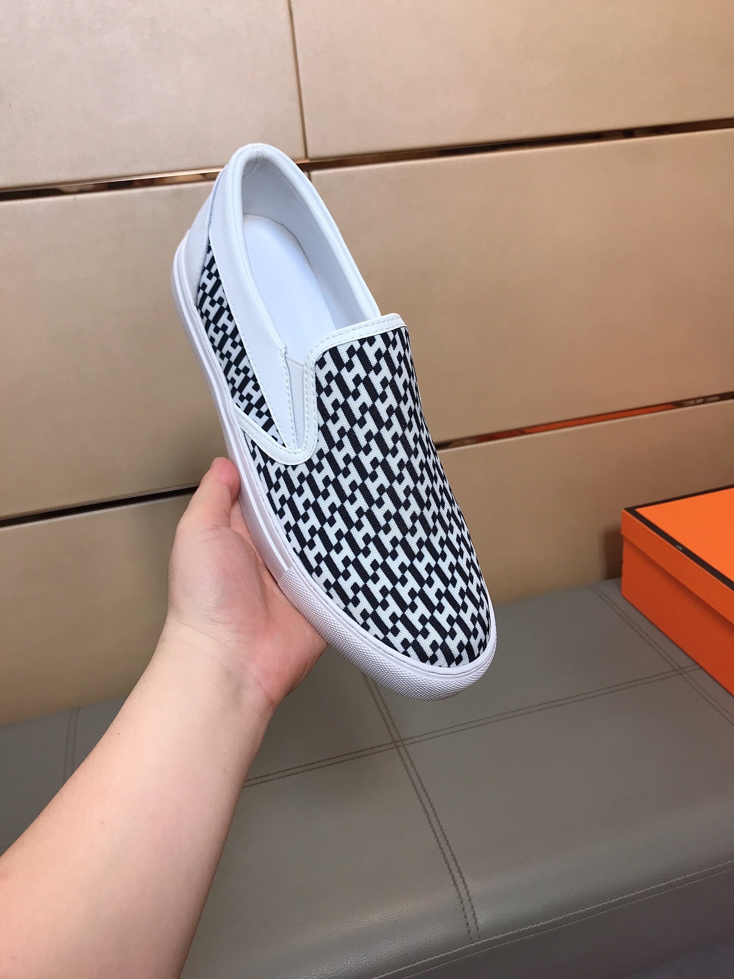 HM Men's Loafer White Black Printed Fabrics Rubber 590008