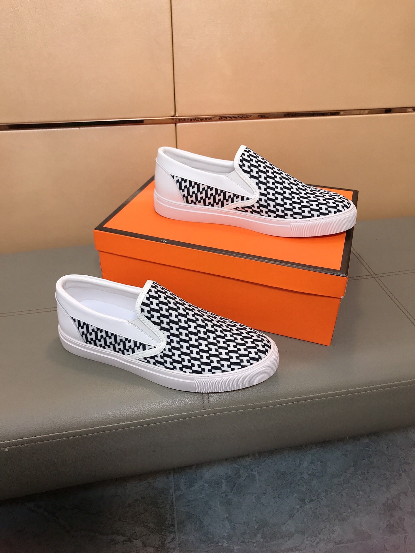 HM Men's Loafer White Black Printed Fabrics Rubber 590008