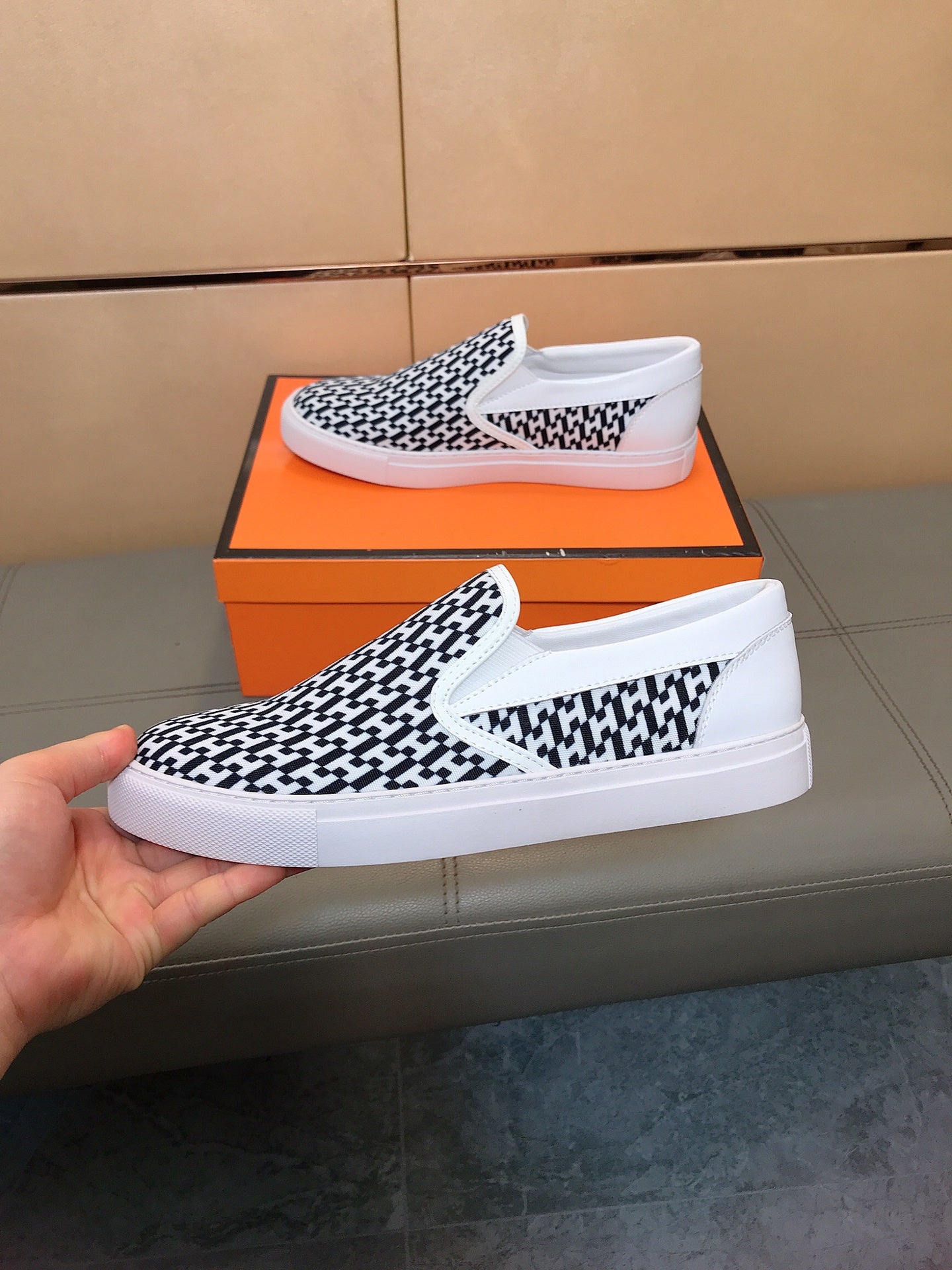 HM Men's Loafer White Black Printed Fabrics Rubber 590008