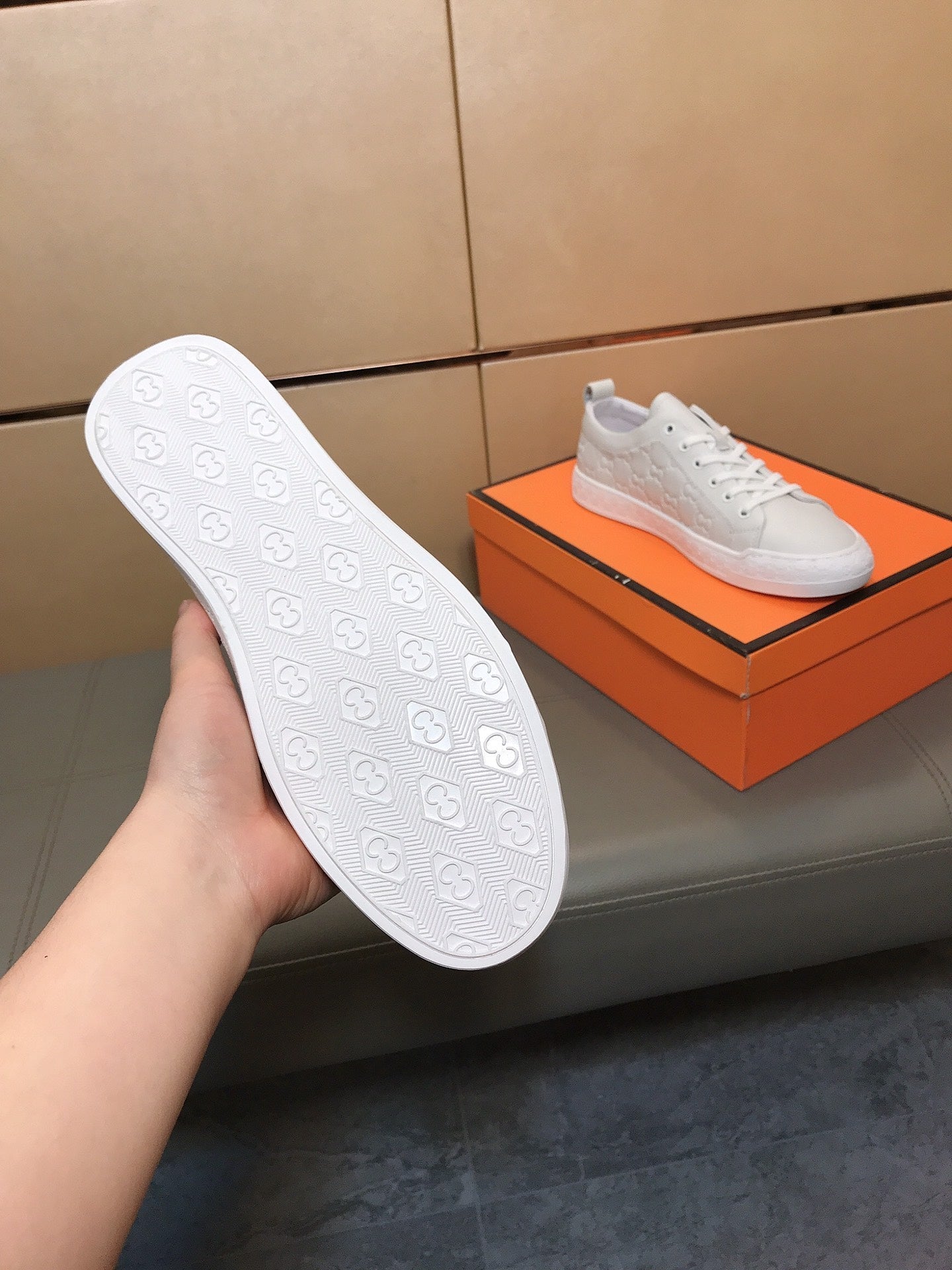 GG Men's Bee Sneaker White Embossed Pigskin 531261