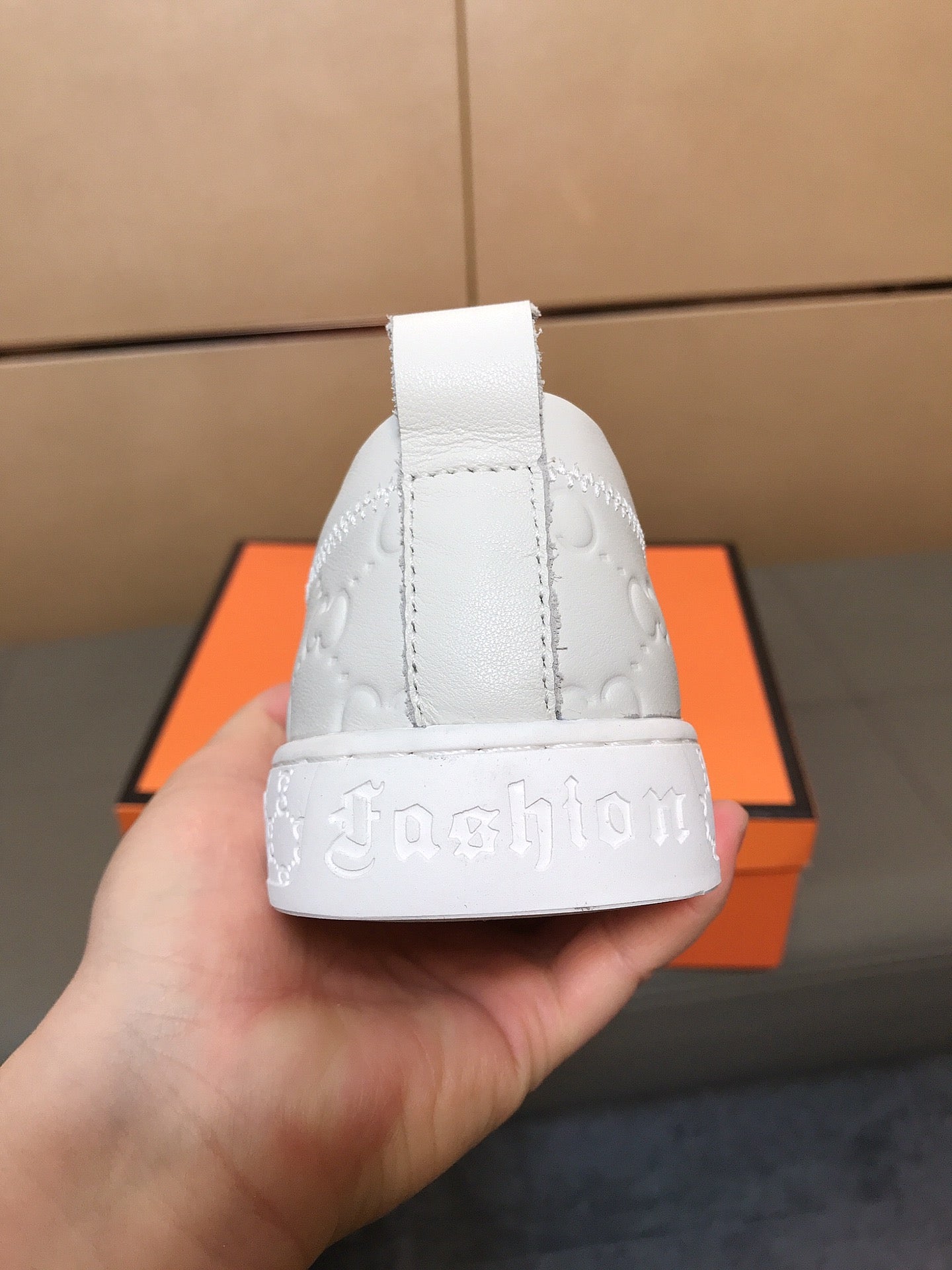 GG Men's Bee Sneaker White Embossed Pigskin 531261