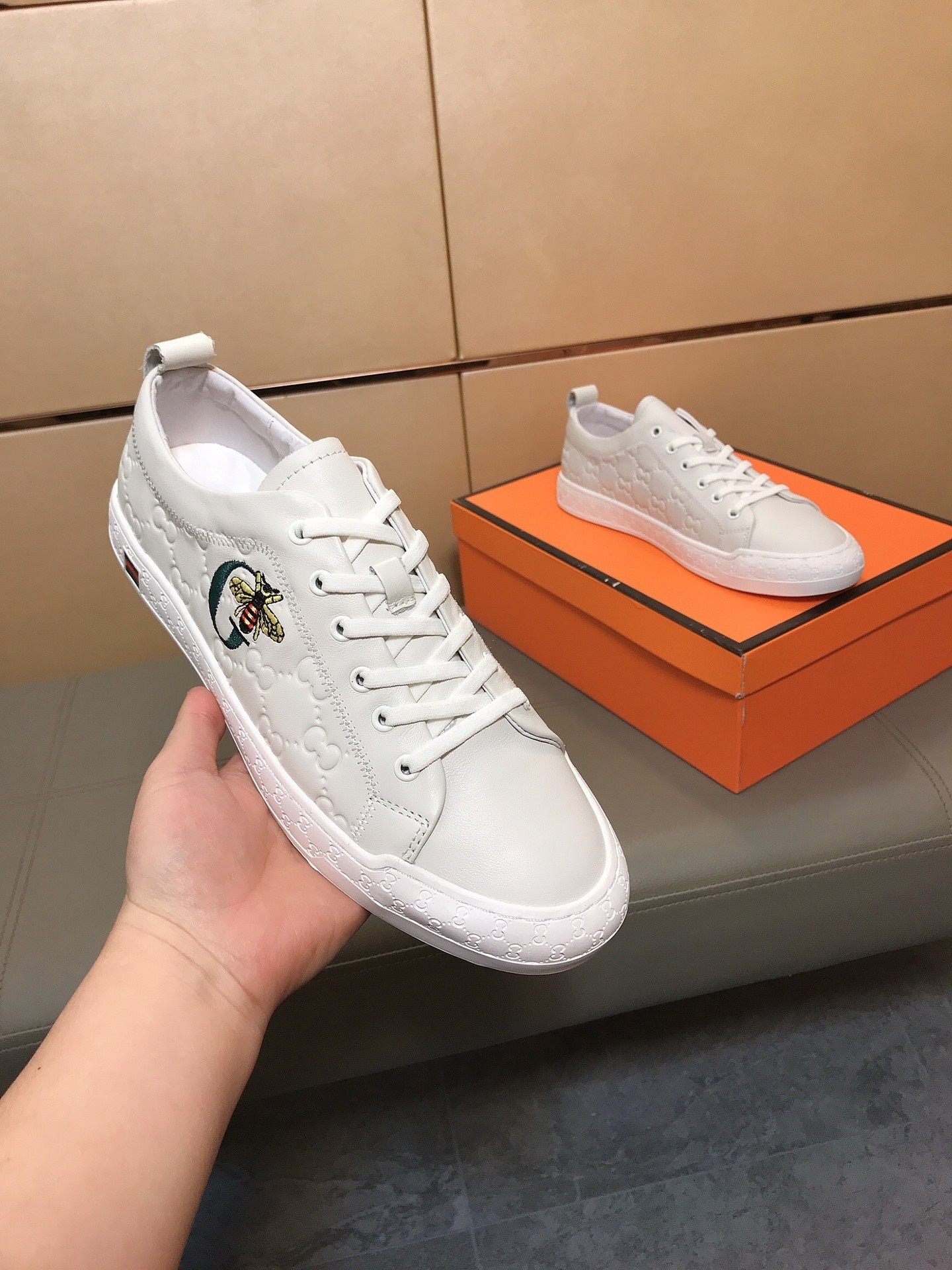 GG Men's Bee Sneaker White Embossed Pigskin 531261