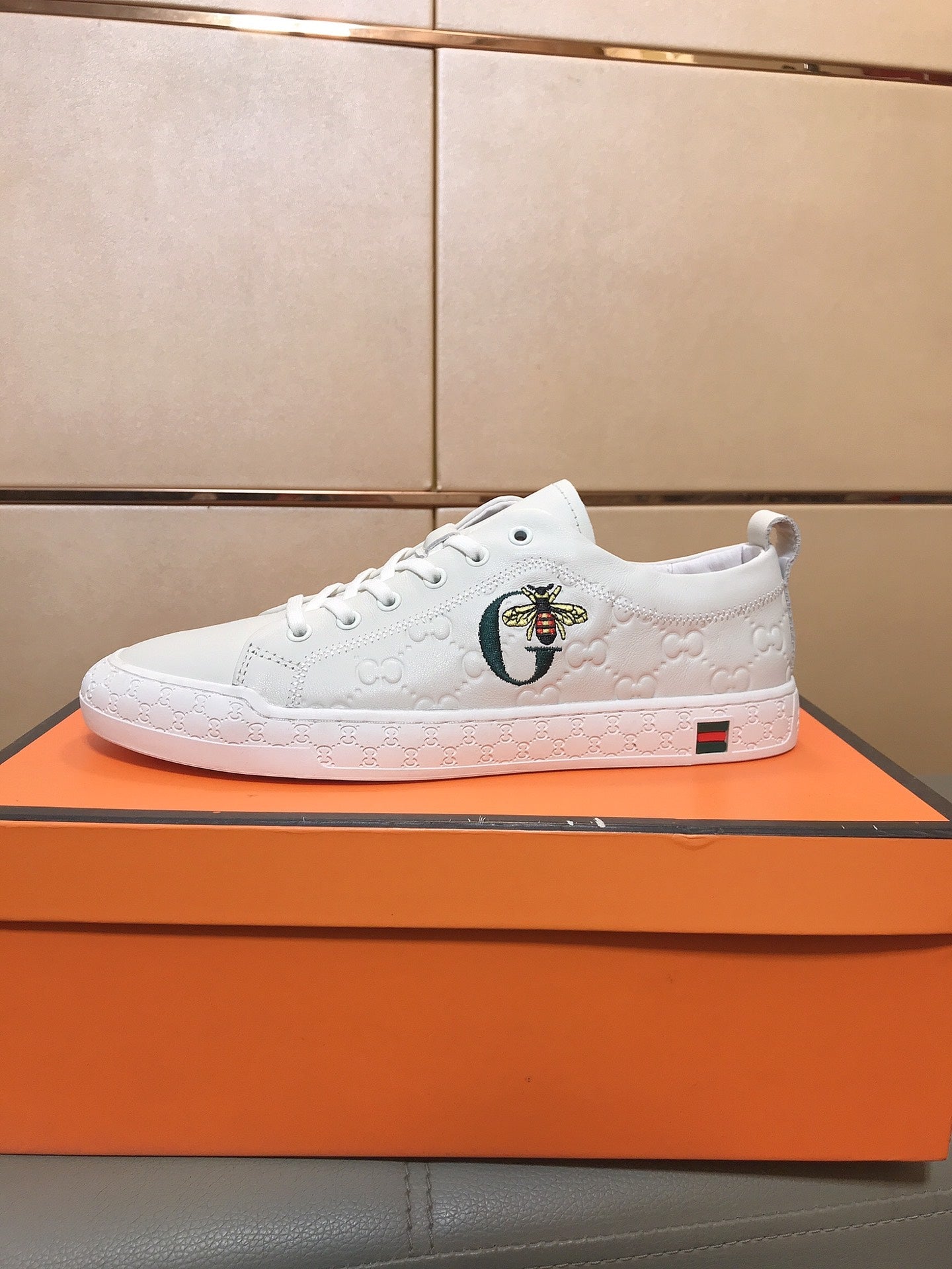 GG Men's Bee Sneaker White Embossed Pigskin 531261