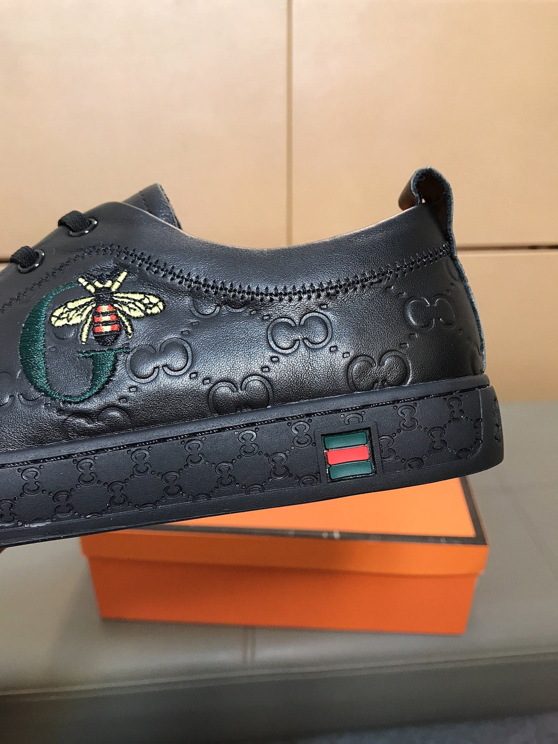 GG Men's Bee Sneaker Black Embossed Pigskin 531262