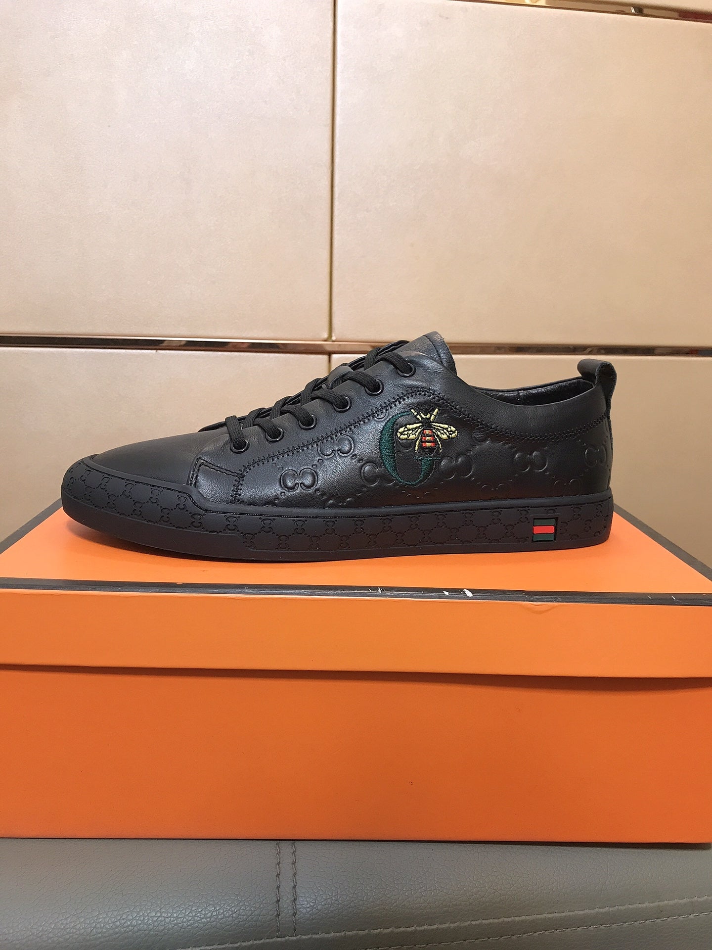 GG Men's Bee Sneaker Black Embossed Pigskin 531262