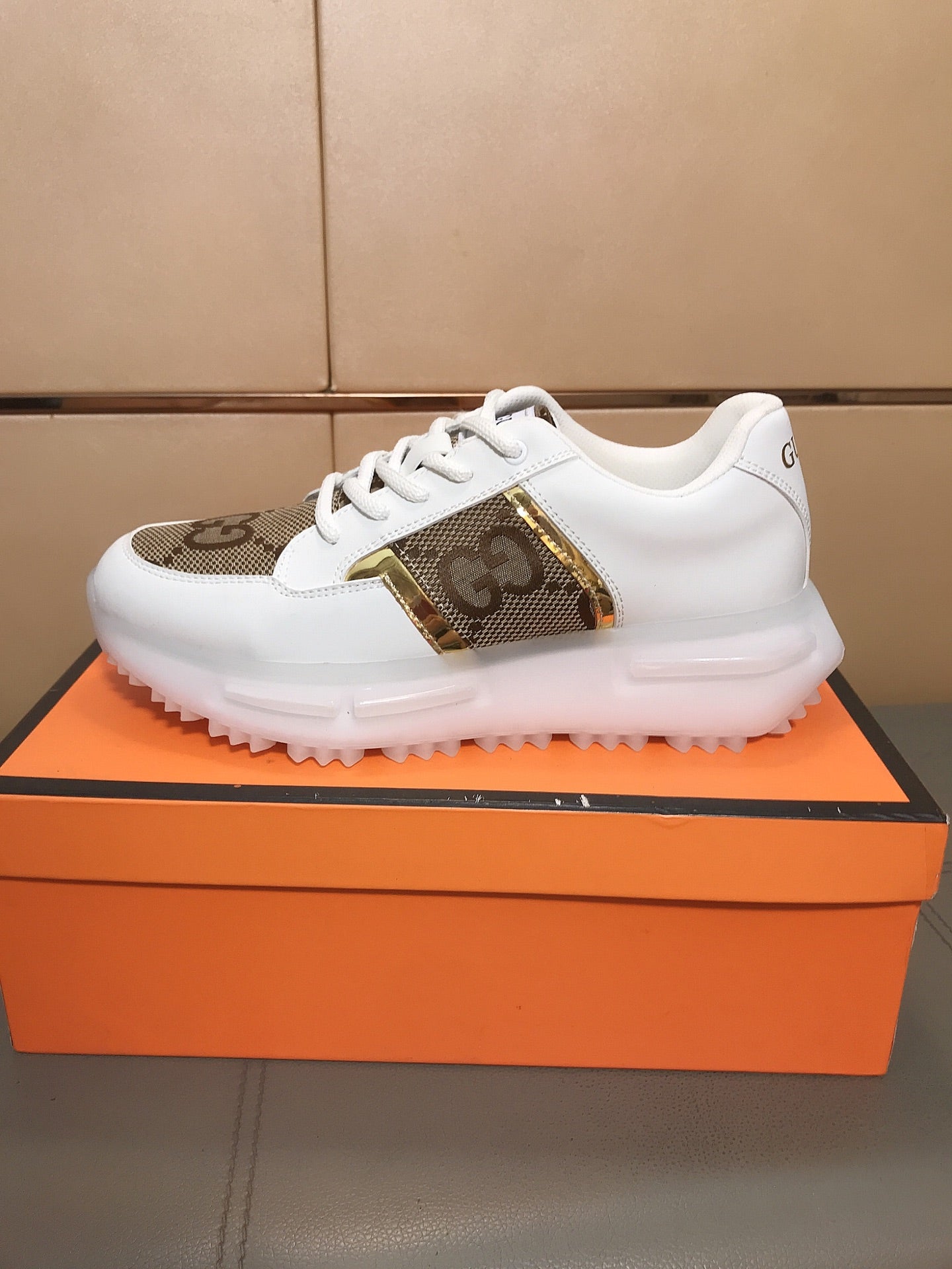 GG Men's Sneaker White Cowhide 735848