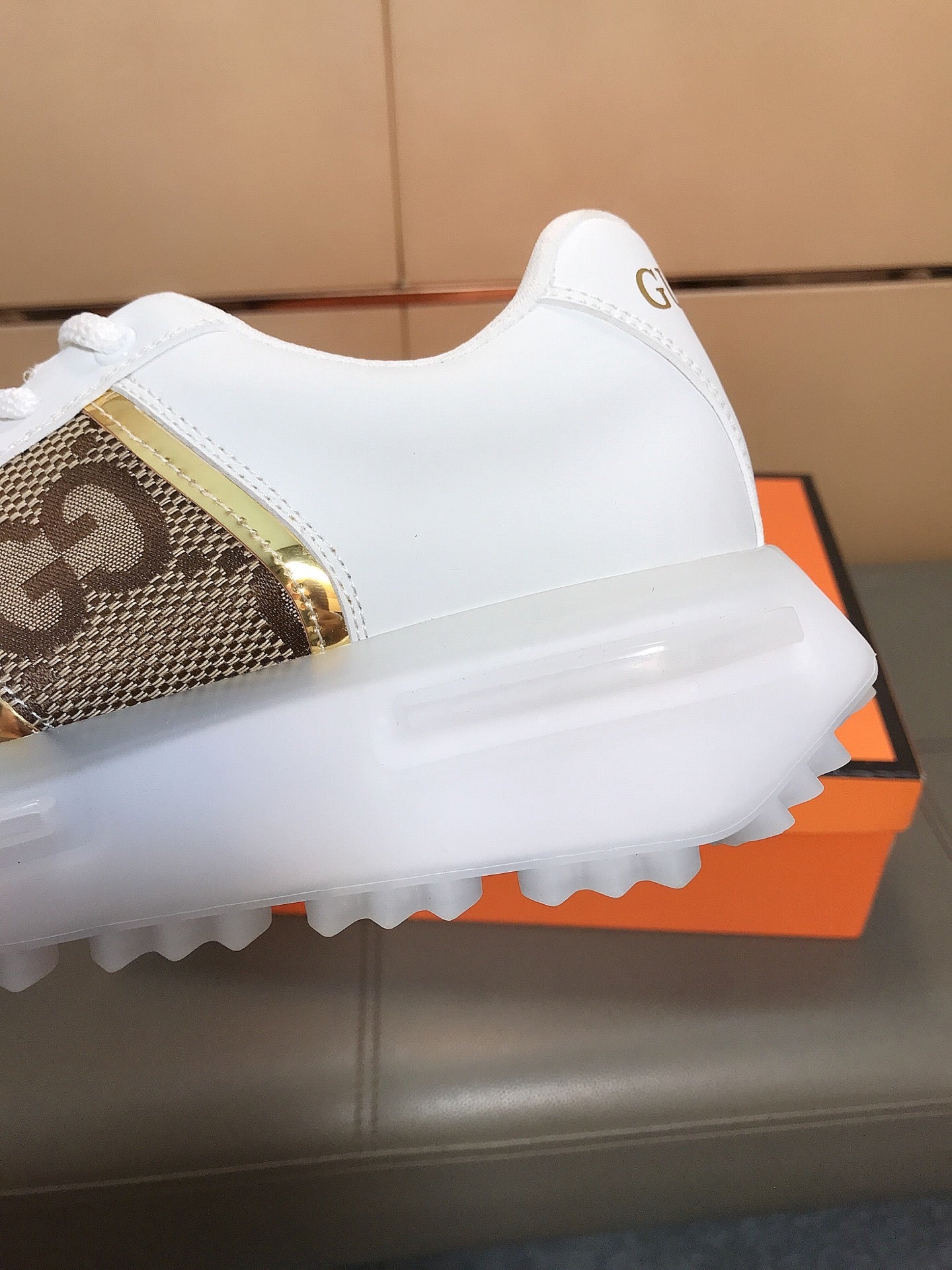 GG Men's Sneaker White Cowhide 735848