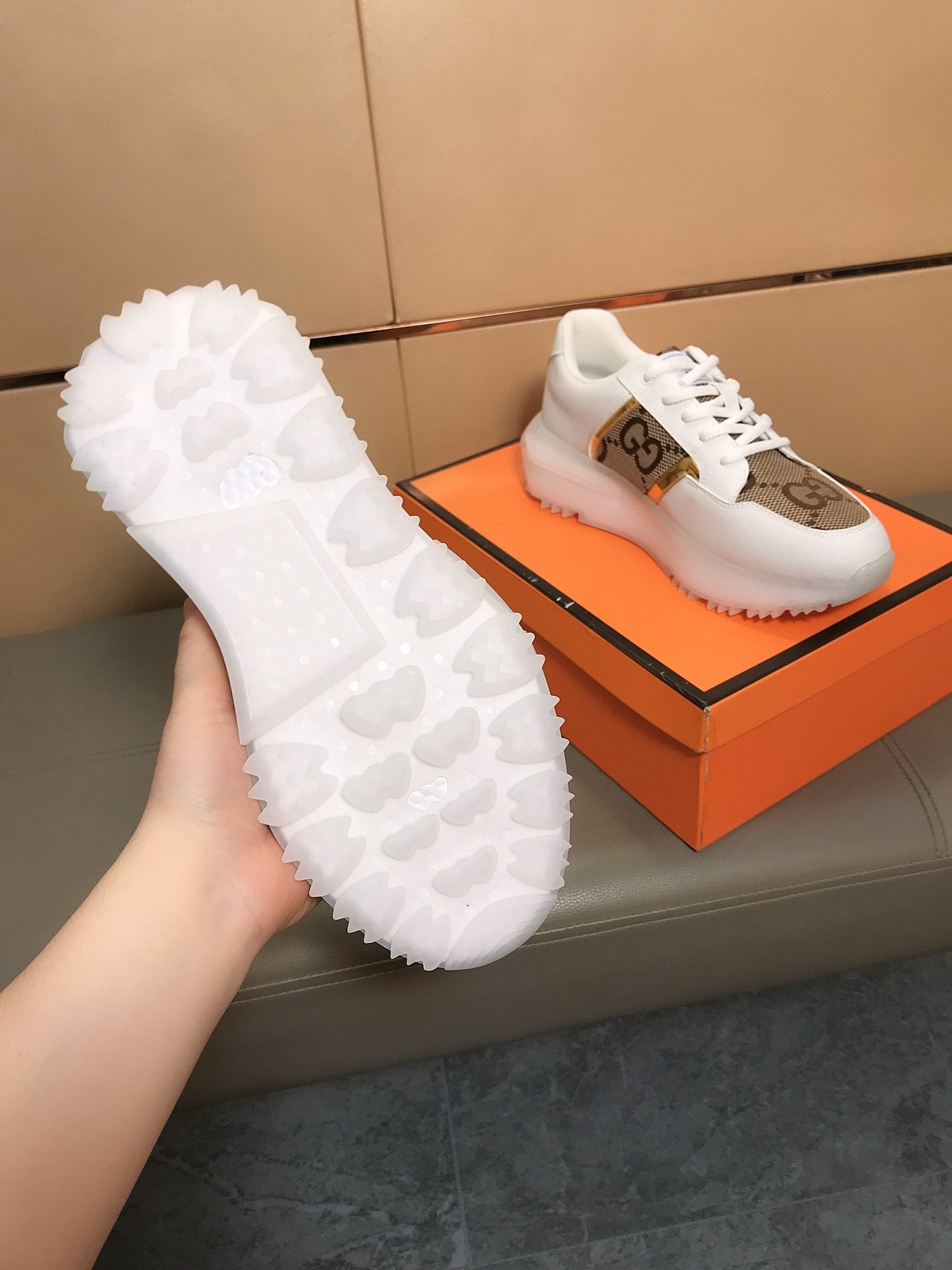 GG Men's Sneaker White Cowhide 735848