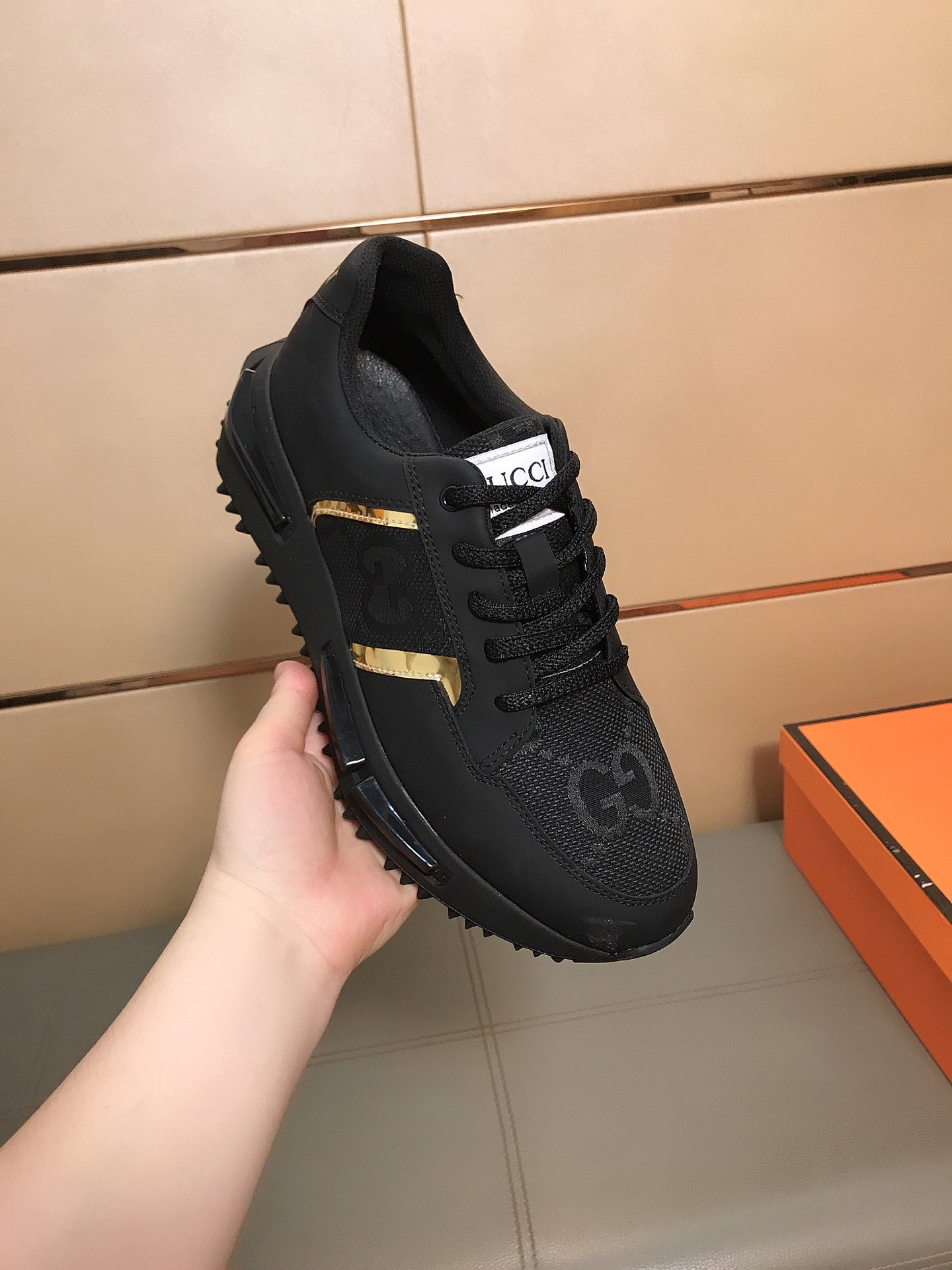 GG Men's Sneaker Black Cowhide 735852