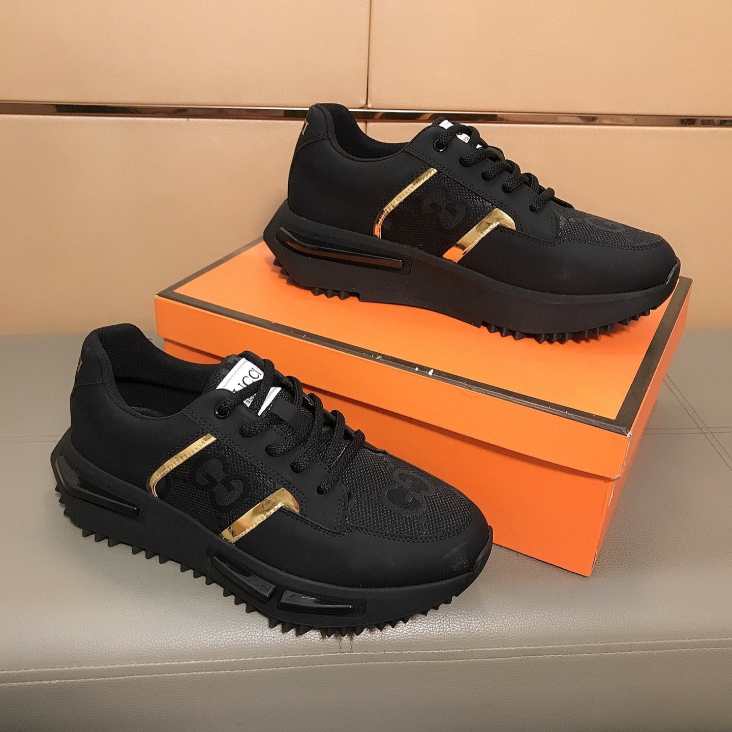 GG Men's Sneaker Black Cowhide 735852