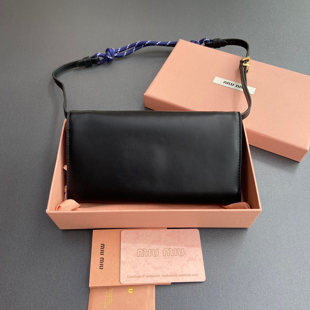 MICRO BAG 19 IN BLACK SMOOTH CALFSKIN
