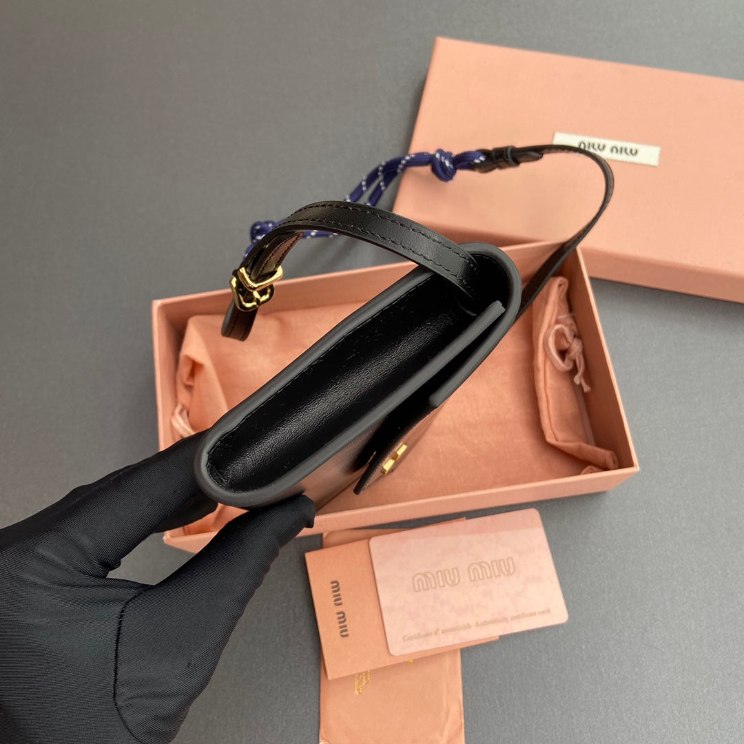 MICRO BAG 19 IN BLACK SMOOTH CALFSKIN