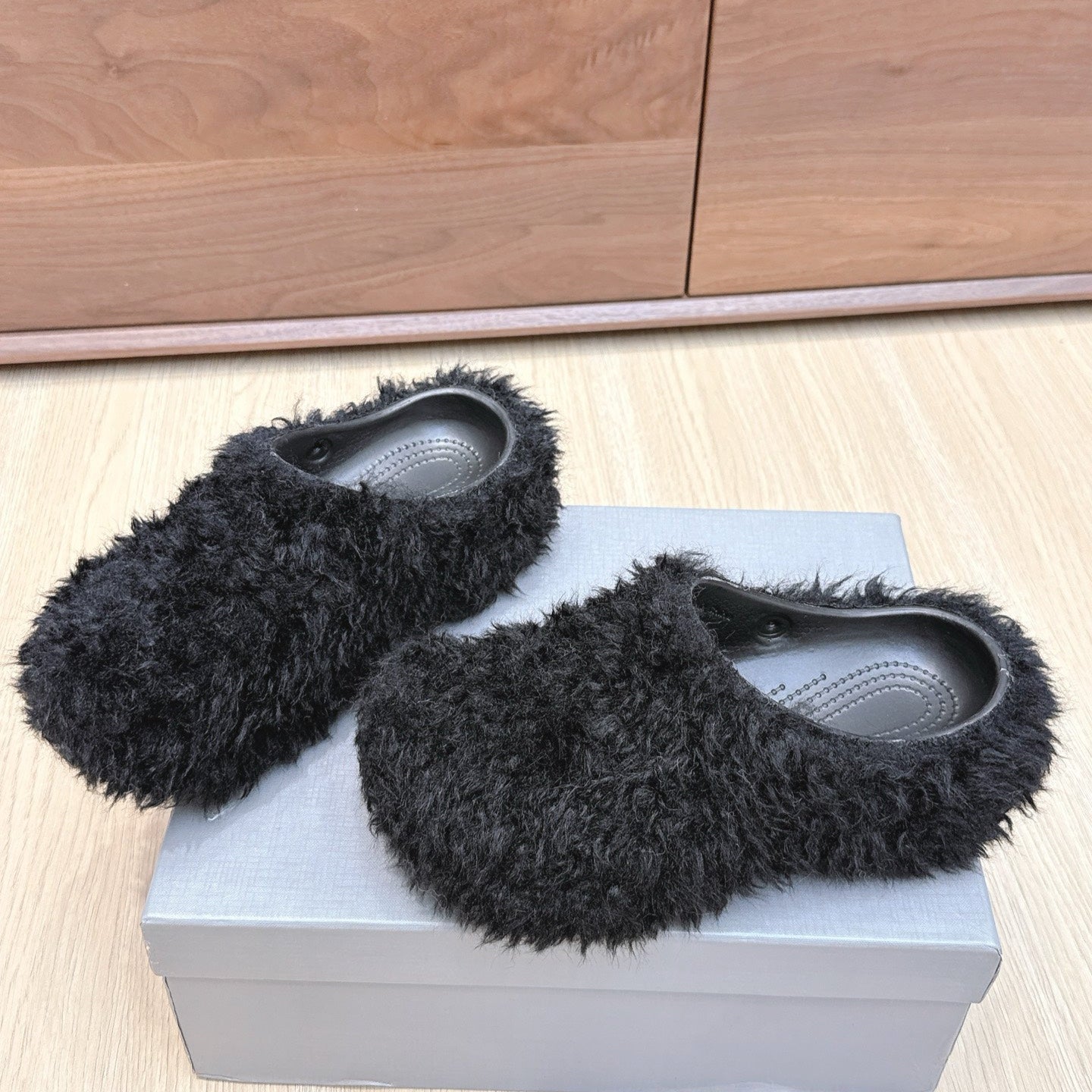 Balenciaga 25ss slippers black wool 462671