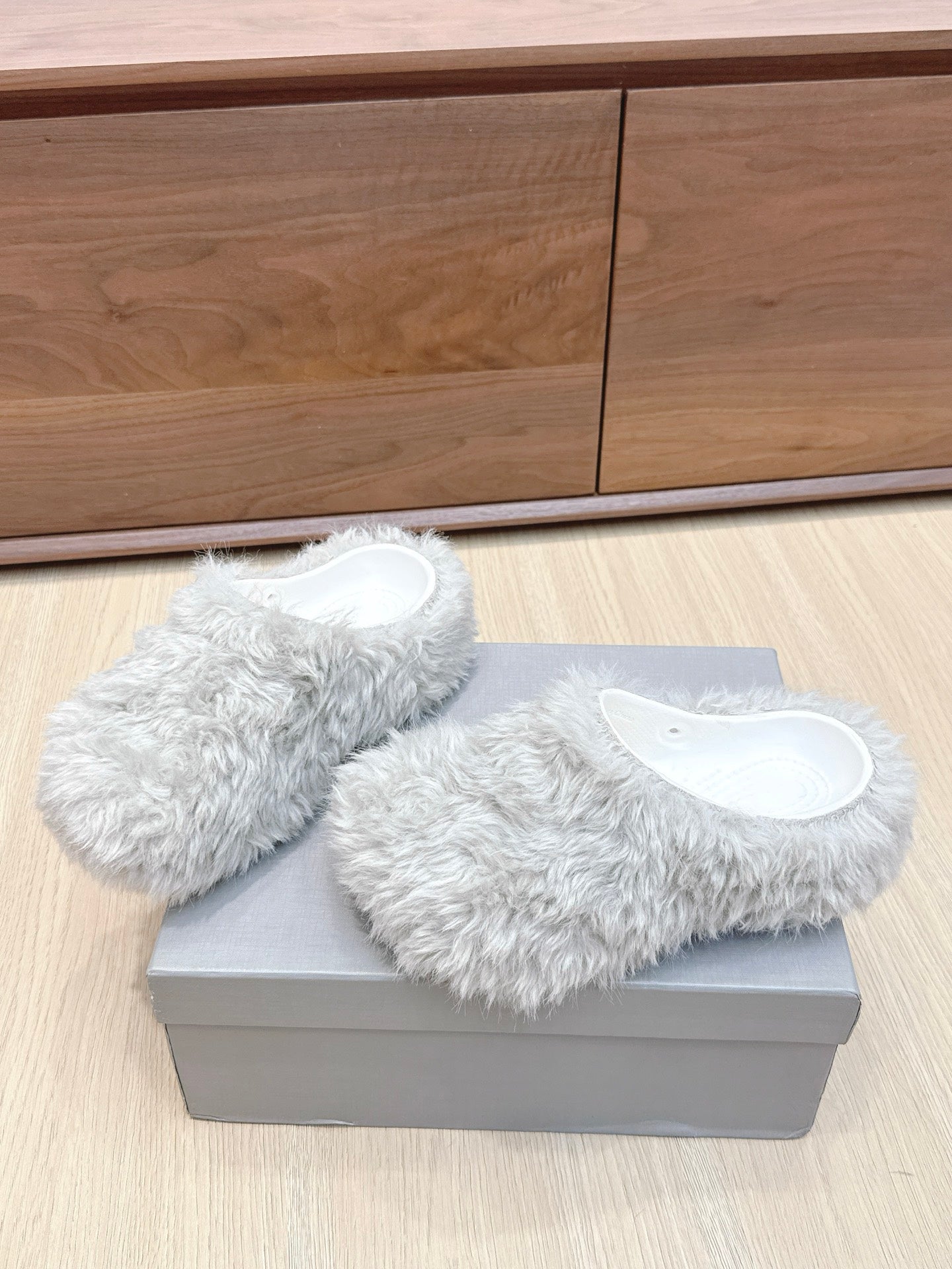 Balenciaga 25ss slippers light grey wool 462674